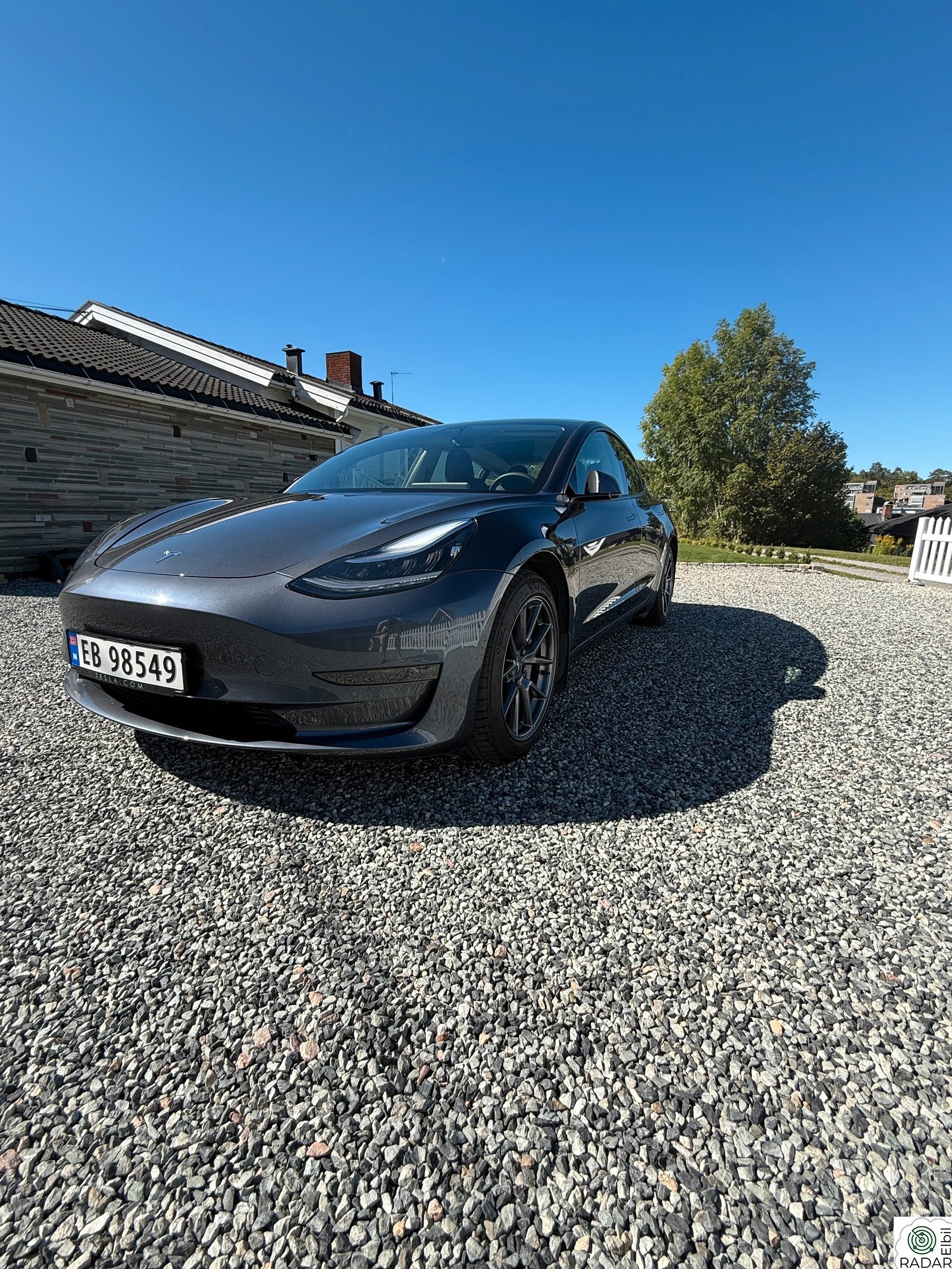 TESLA Model 3 Long Range AWD. Hengerfeste, Lav km