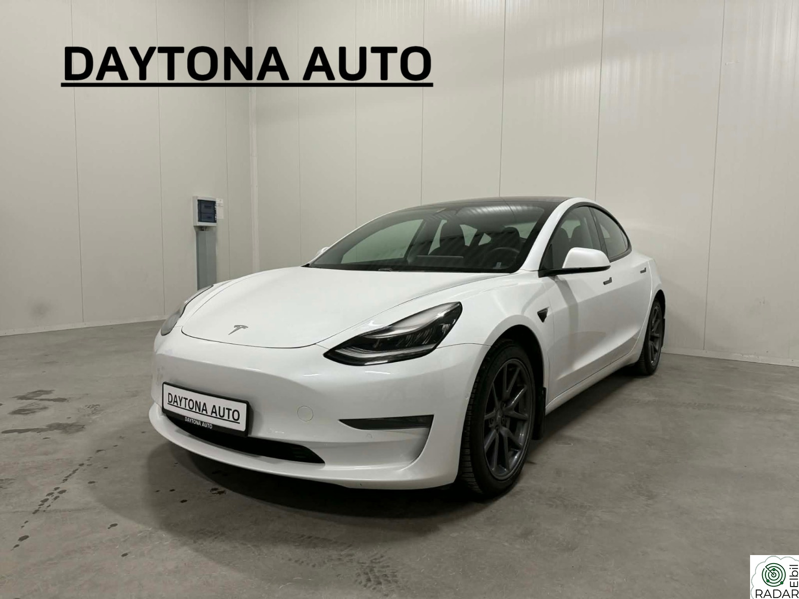 TESLA Model 3 Long Range AWD, 580km WLTP, Hengerfeste, Garanti, ++