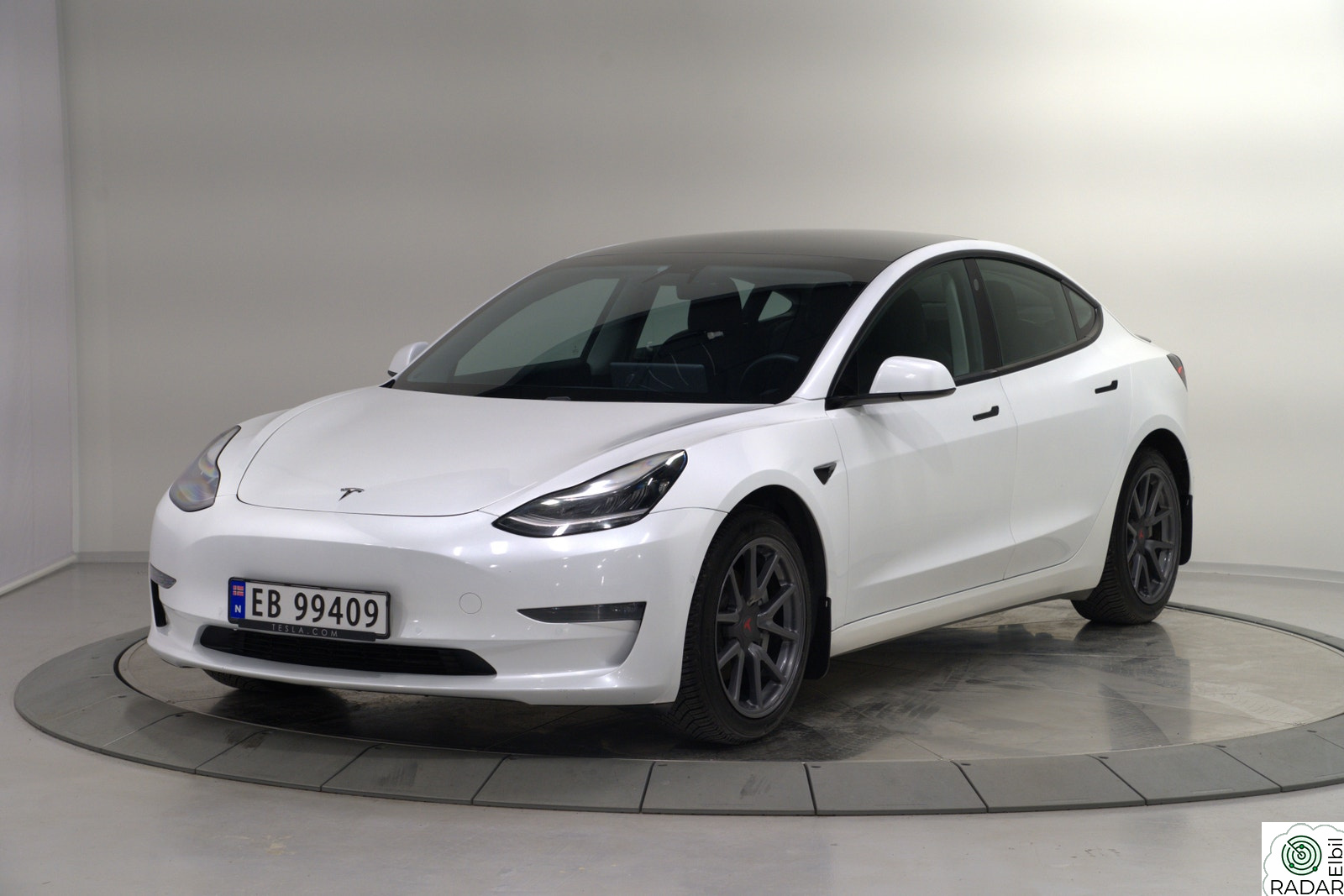 TESLA Model 3 Long Range AWD