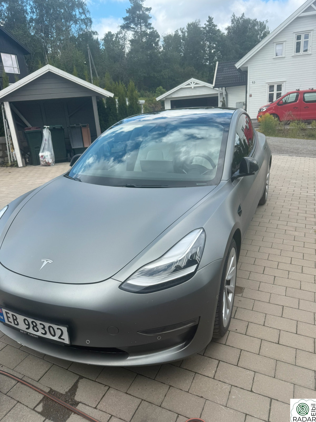 TESLA Model 3 Hengerfest/foliert/580km/AWD