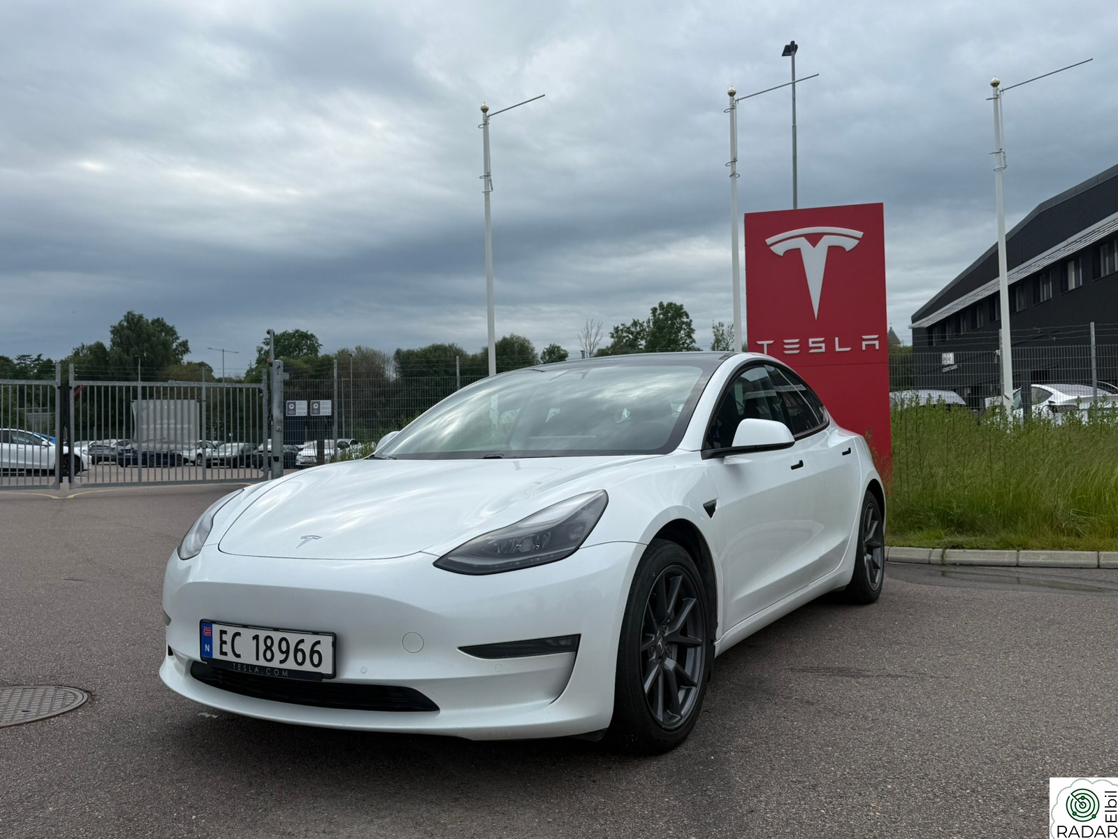 TESLA Model 3 Long Range AWD