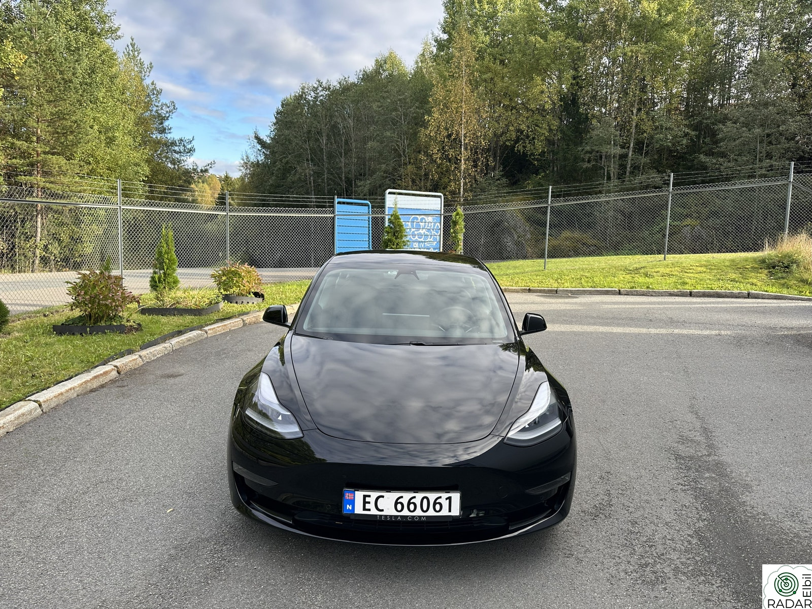 TESLA Model 3 Long Range AWD/614KM/4x4/Skinn/Panorama/1 Eier