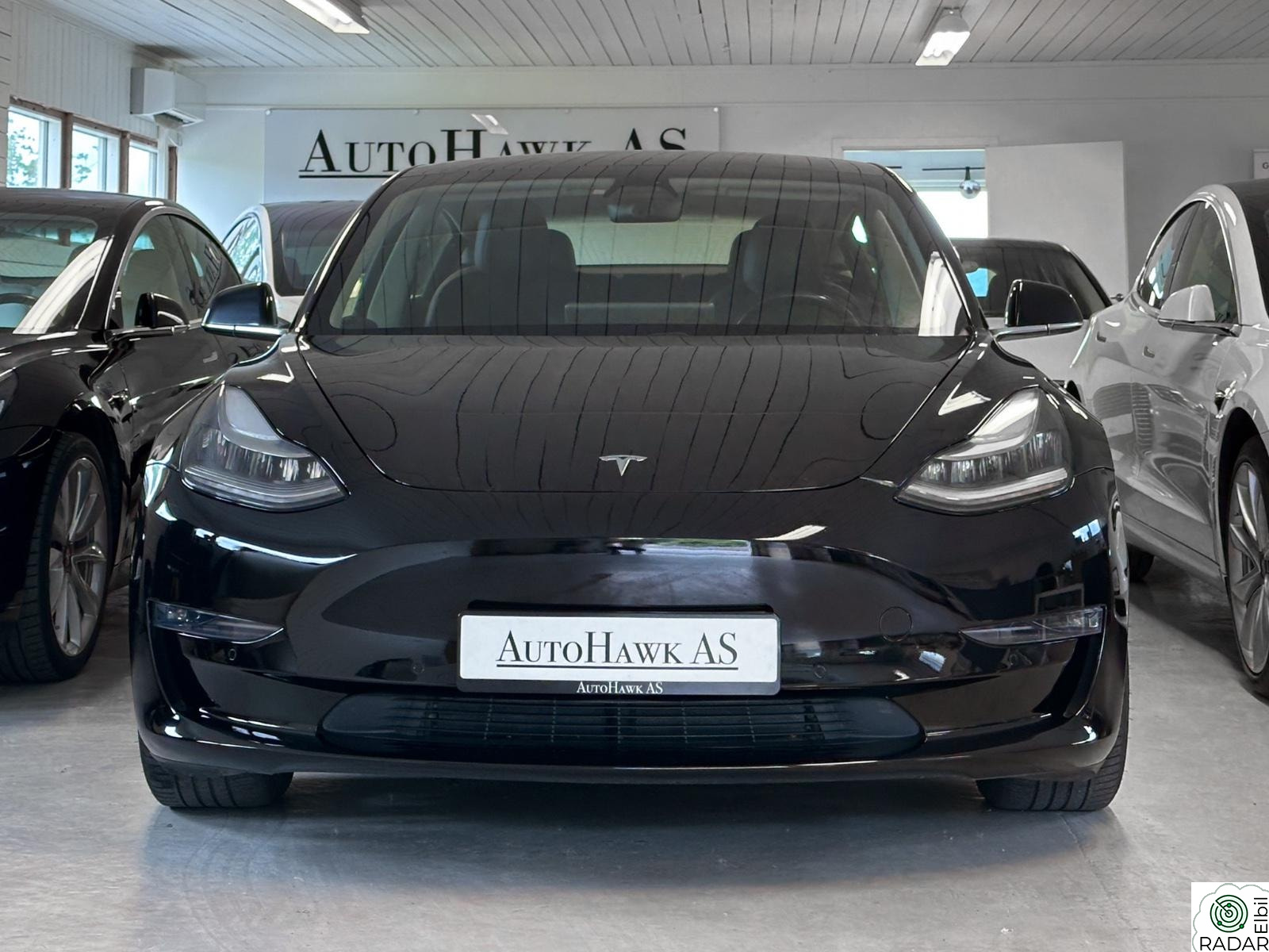 TESLA Model 3 LongRange Premium/EAP/360Kamera/Skinn/Panorama/HiFi