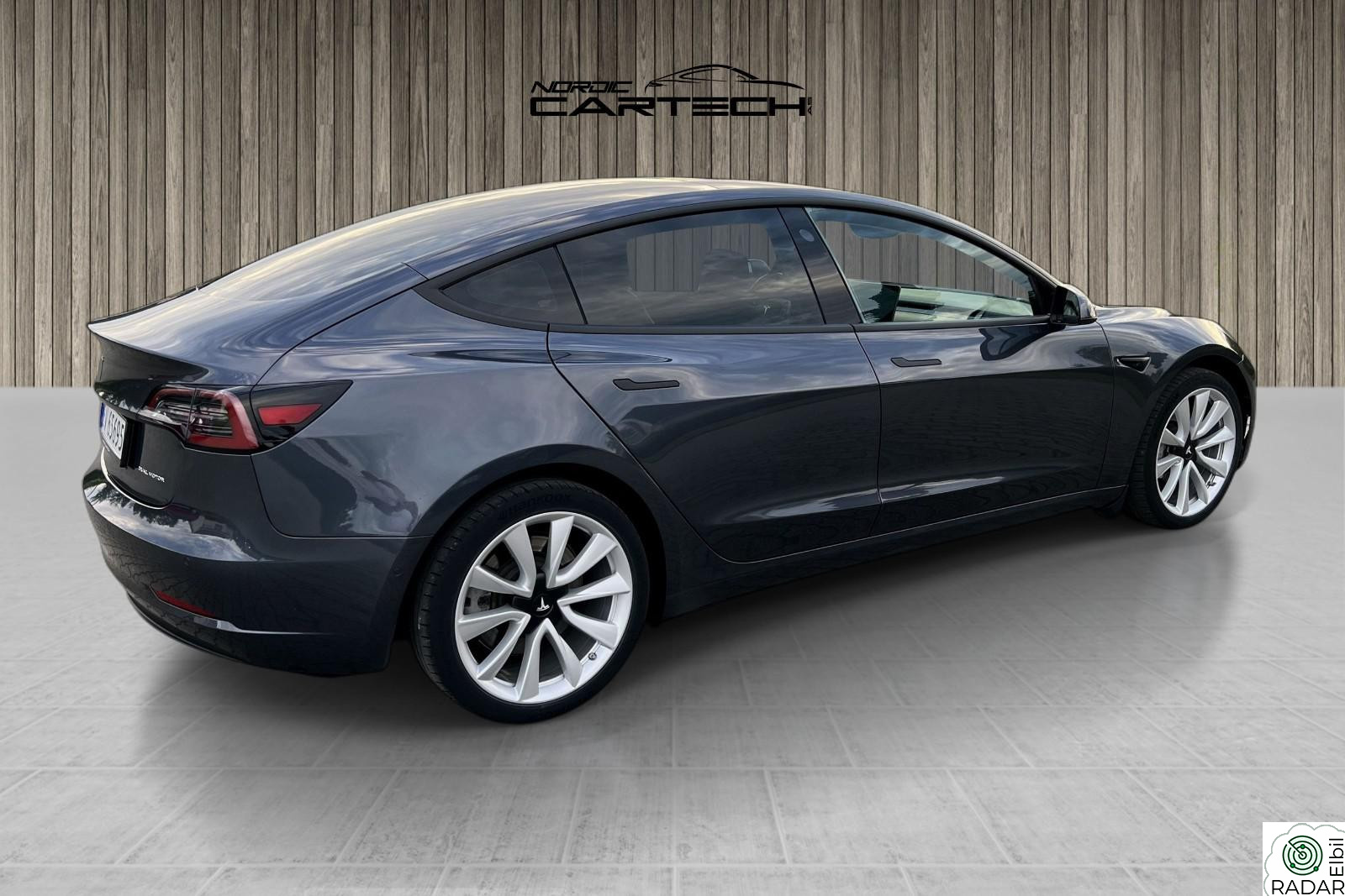 TESLA Model 3 Long Range/ 4x4/ Auto Pilot/ CC/ Skinn/21`mod look