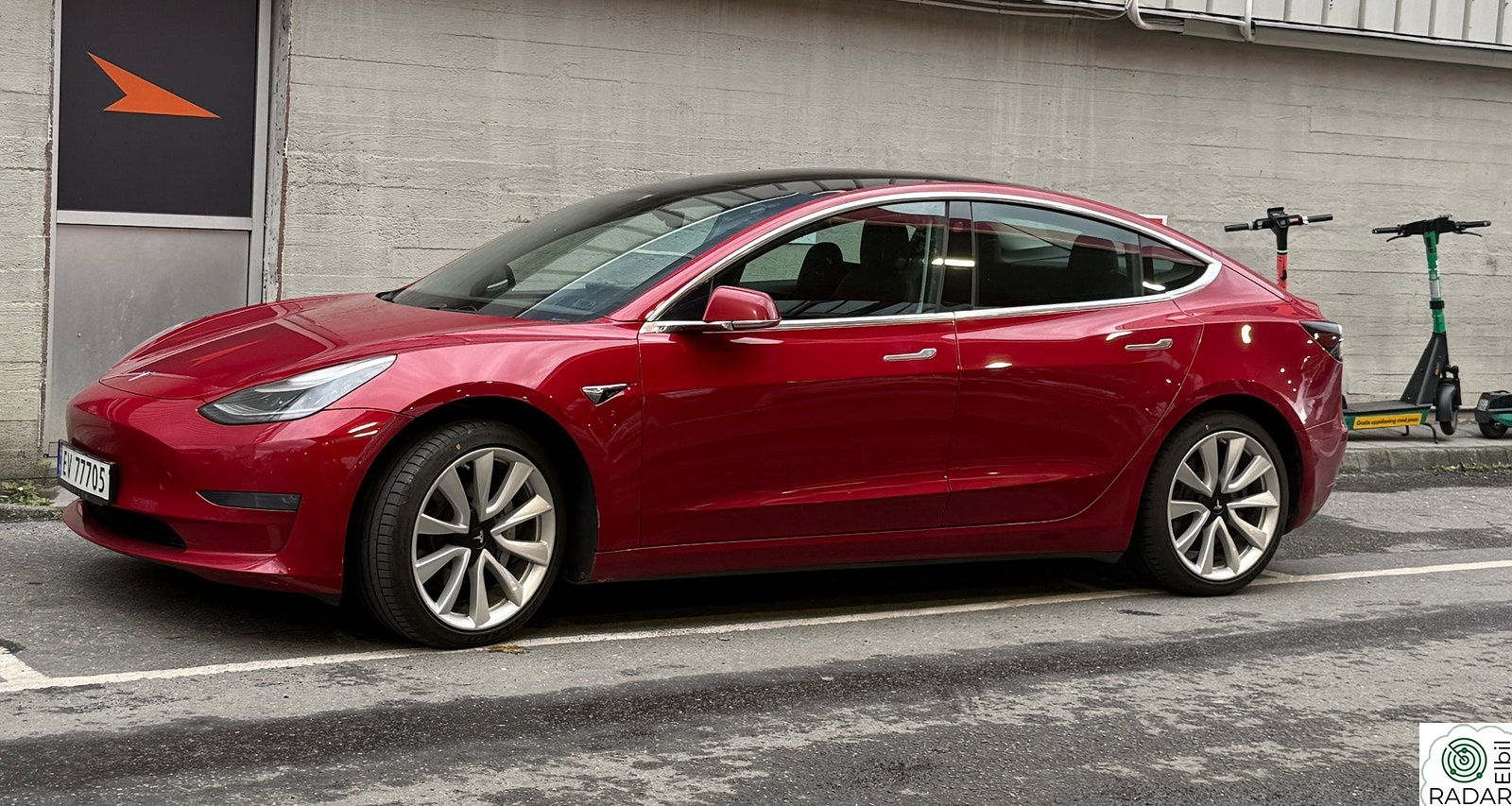 TESLA Model 3 Long Range AWD