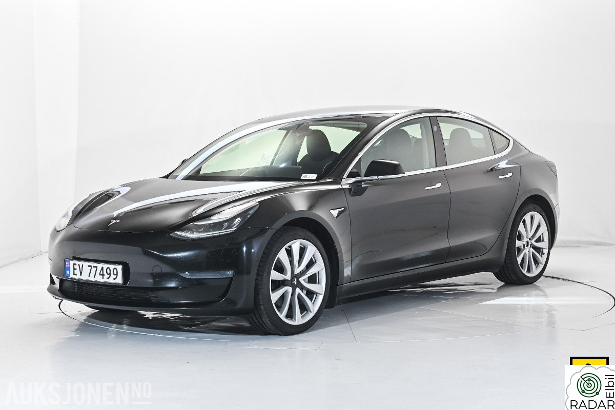 TESLA Model 3 LRDM AWD PREMIUM LYD AUTOPILOT PANORAMASOLTAK