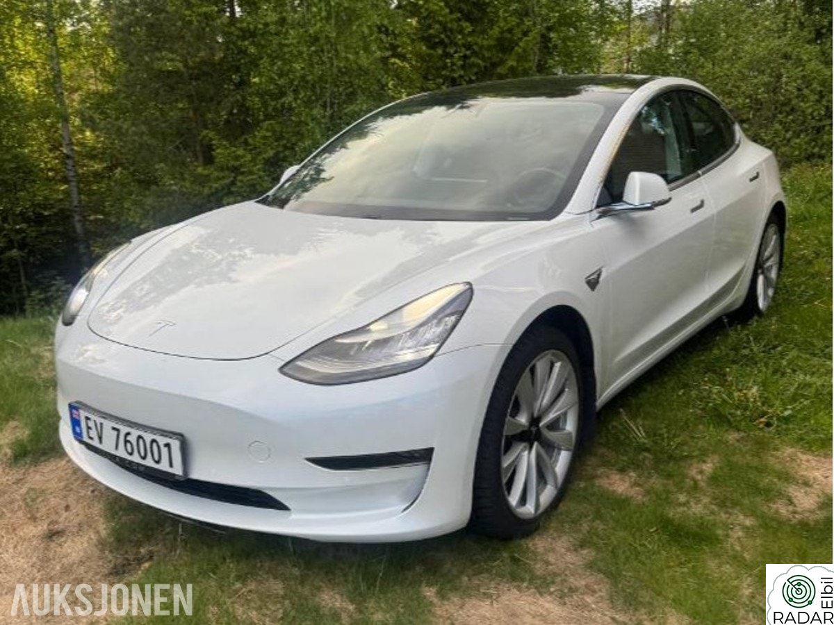 TESLA Model 3 Long Range AWD Panorama soltak ryggekamera hengerfeste
