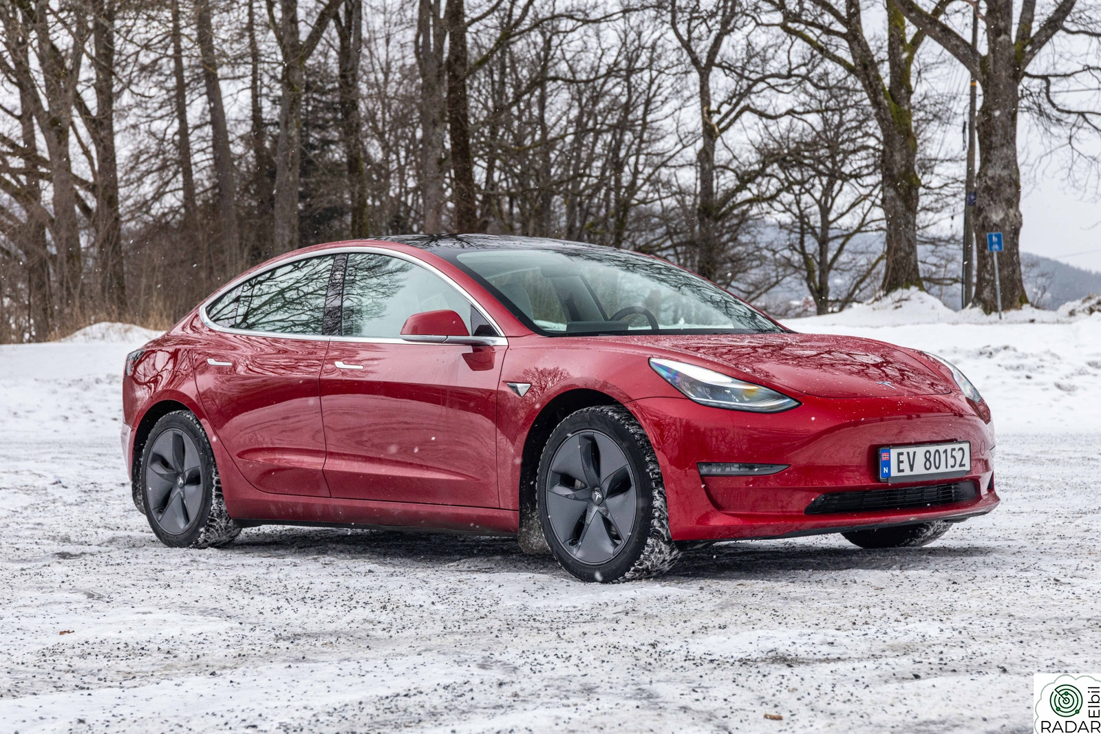 TESLA Model 3 Long Range AWD / Lav km / S+V / 560km / 1 Eier