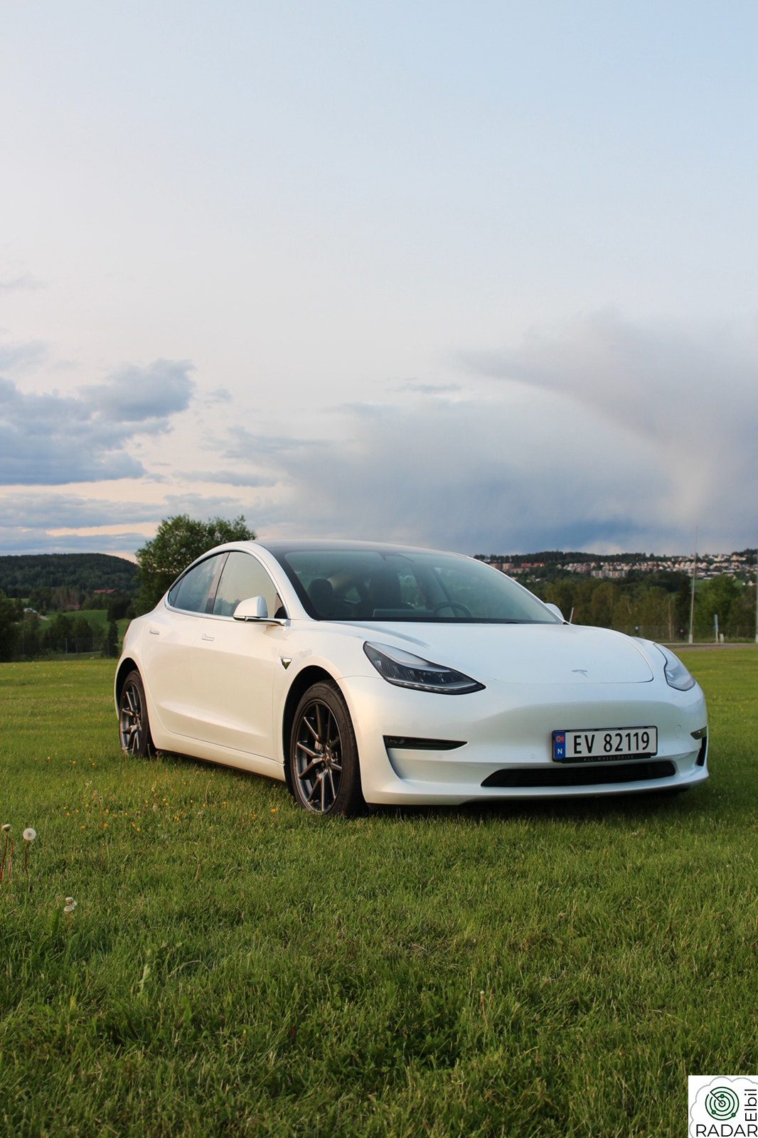 TESLA Model 3 Long Range AWD- LAV KM