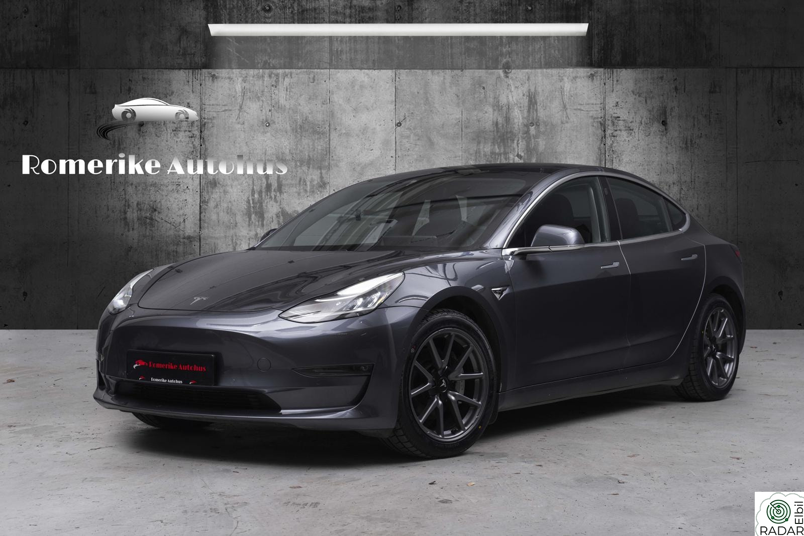 TESLA Model 3 Long Range AWD // AP, Premium Lyd, KROK, 19" Sport++