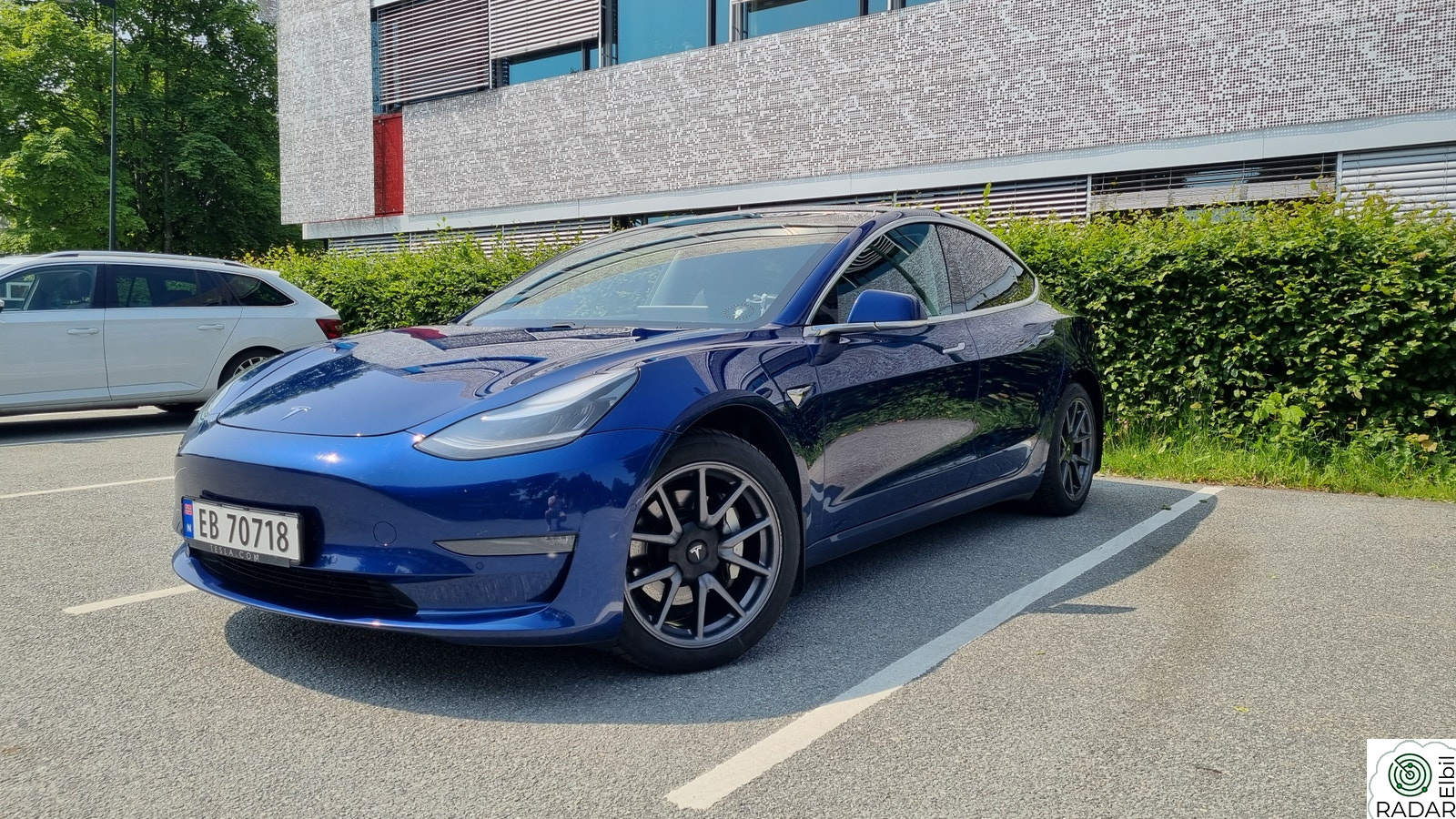 TESLA Model 3 Long Range AWD