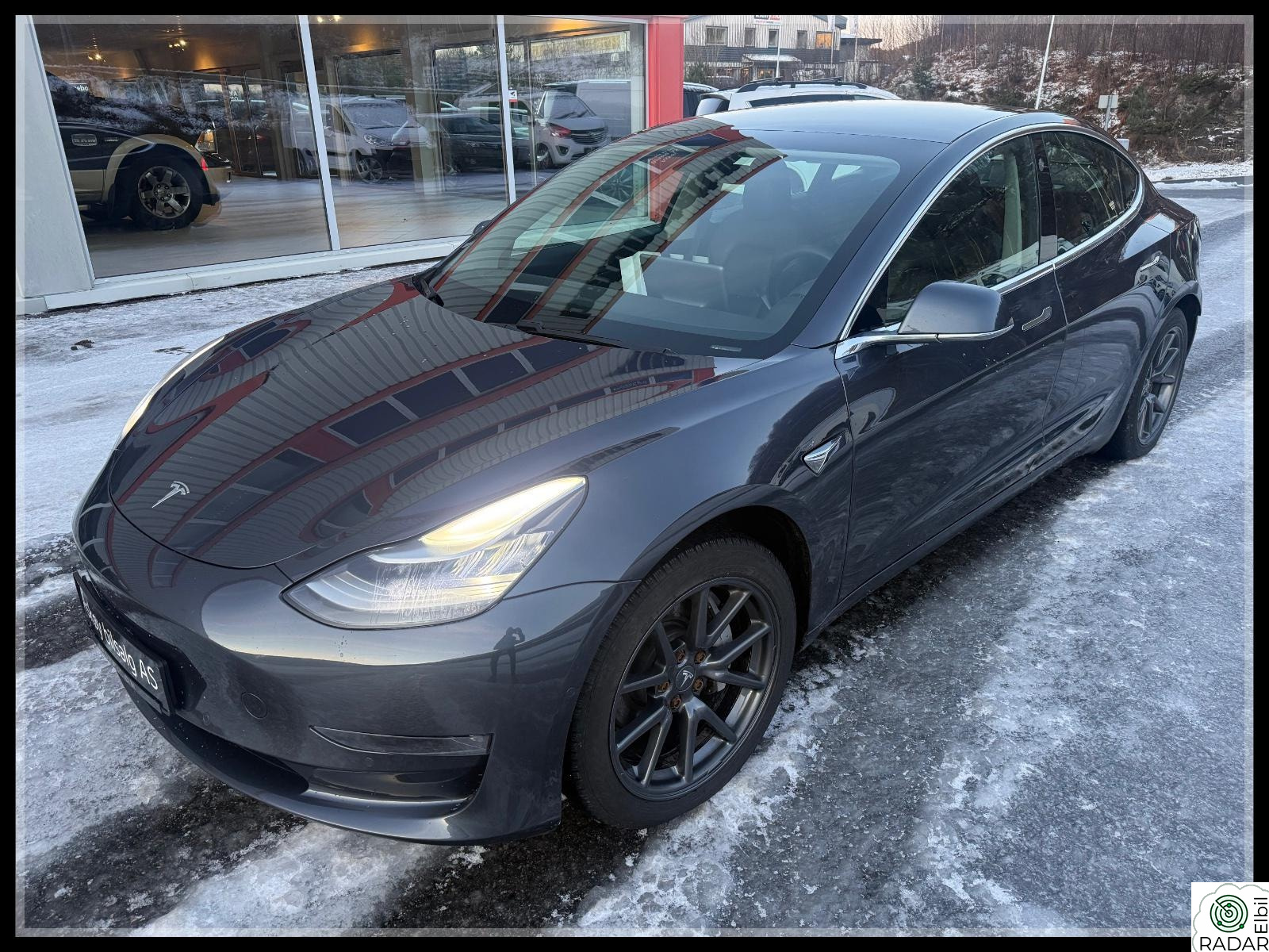 TESLA Model 3 Long Range AWD Premium! Skinn! Panorama! Krok!
