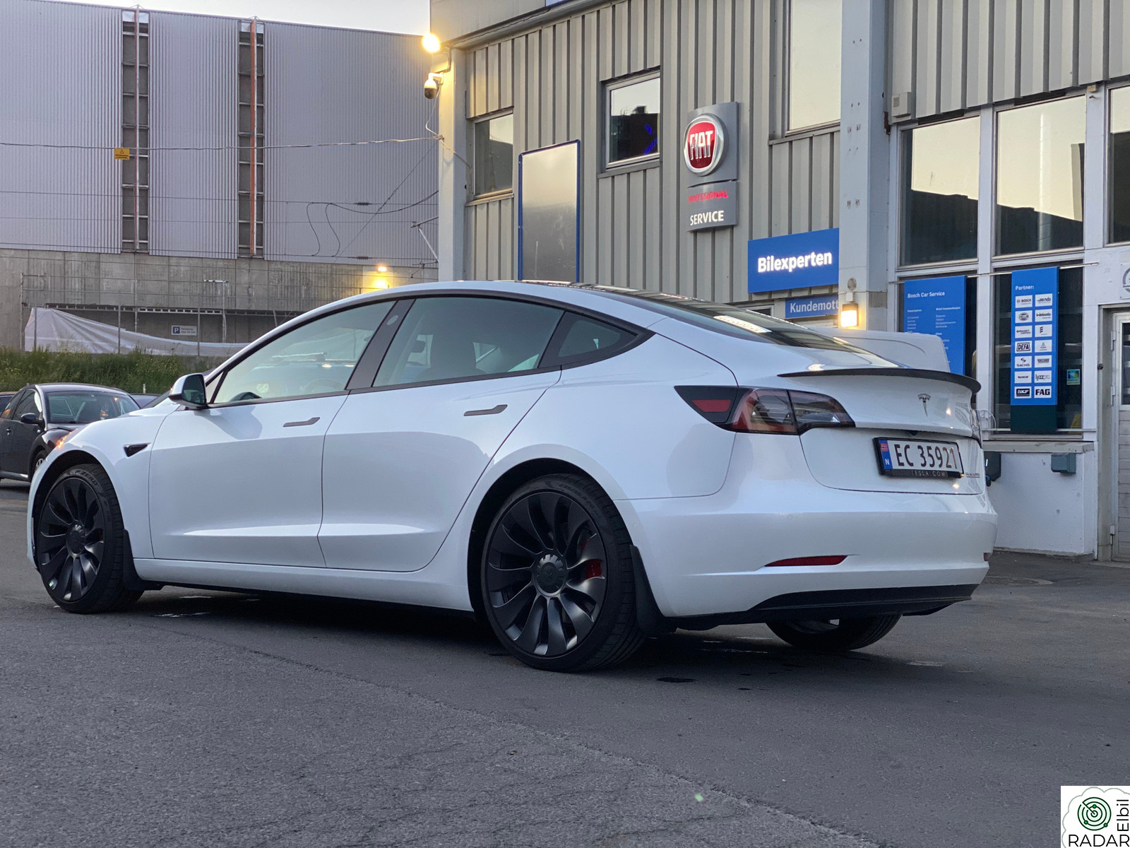 TESLA Model 3 MODEL 3 LONG-RANGE AWD - GUNSTIG LEASING!