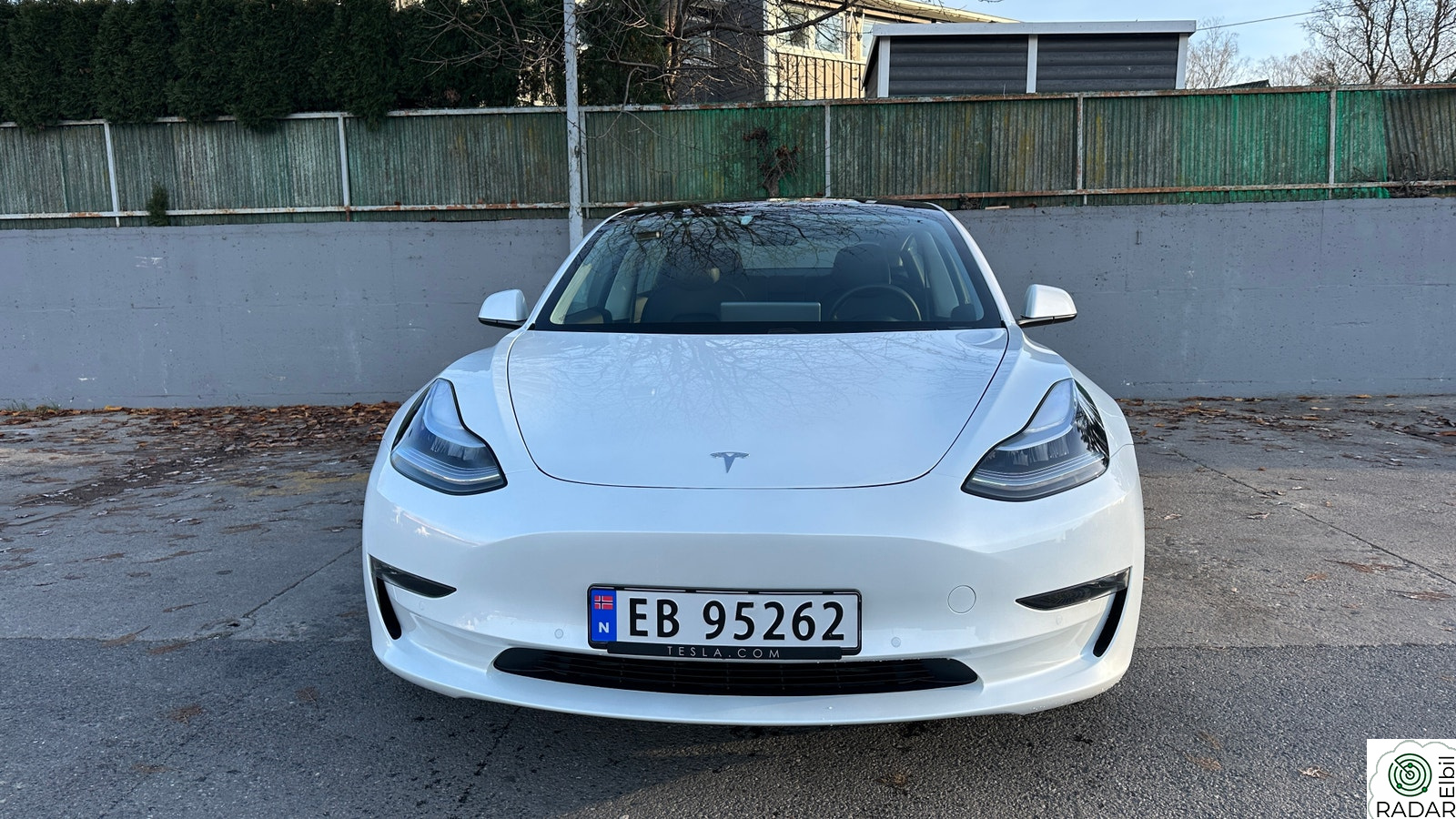 TESLA Model 3 Long Range AWD m/hengerfeste