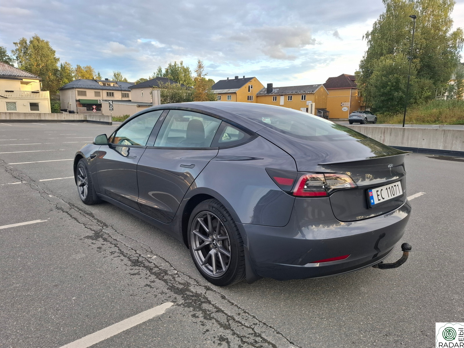 TESLA Model 3 Long Range AWD