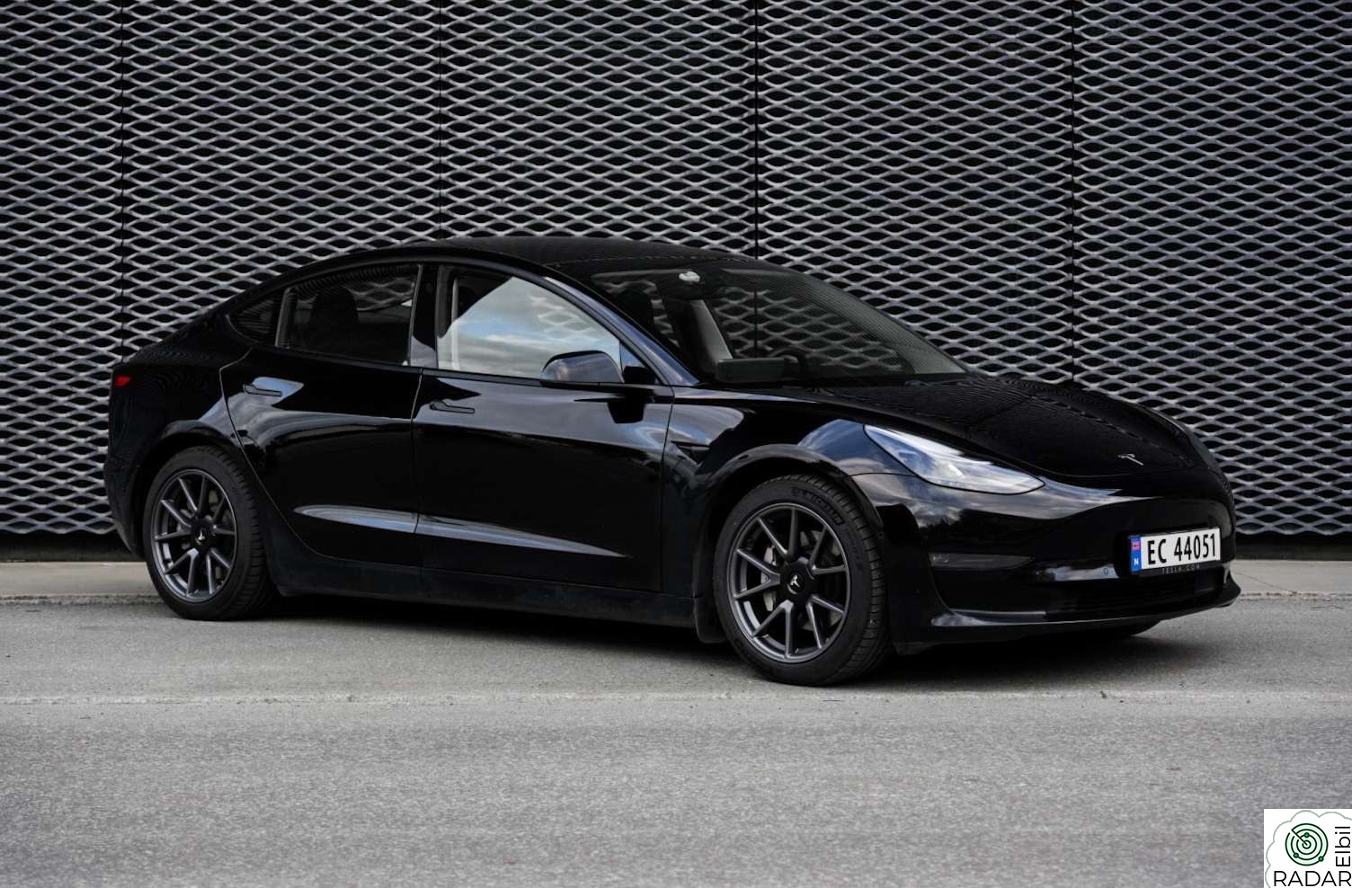 TESLA Model 3 Long Range AWD 614KM/498HK/RATT.V/V.PUMPE/EL.BAKLUKE/