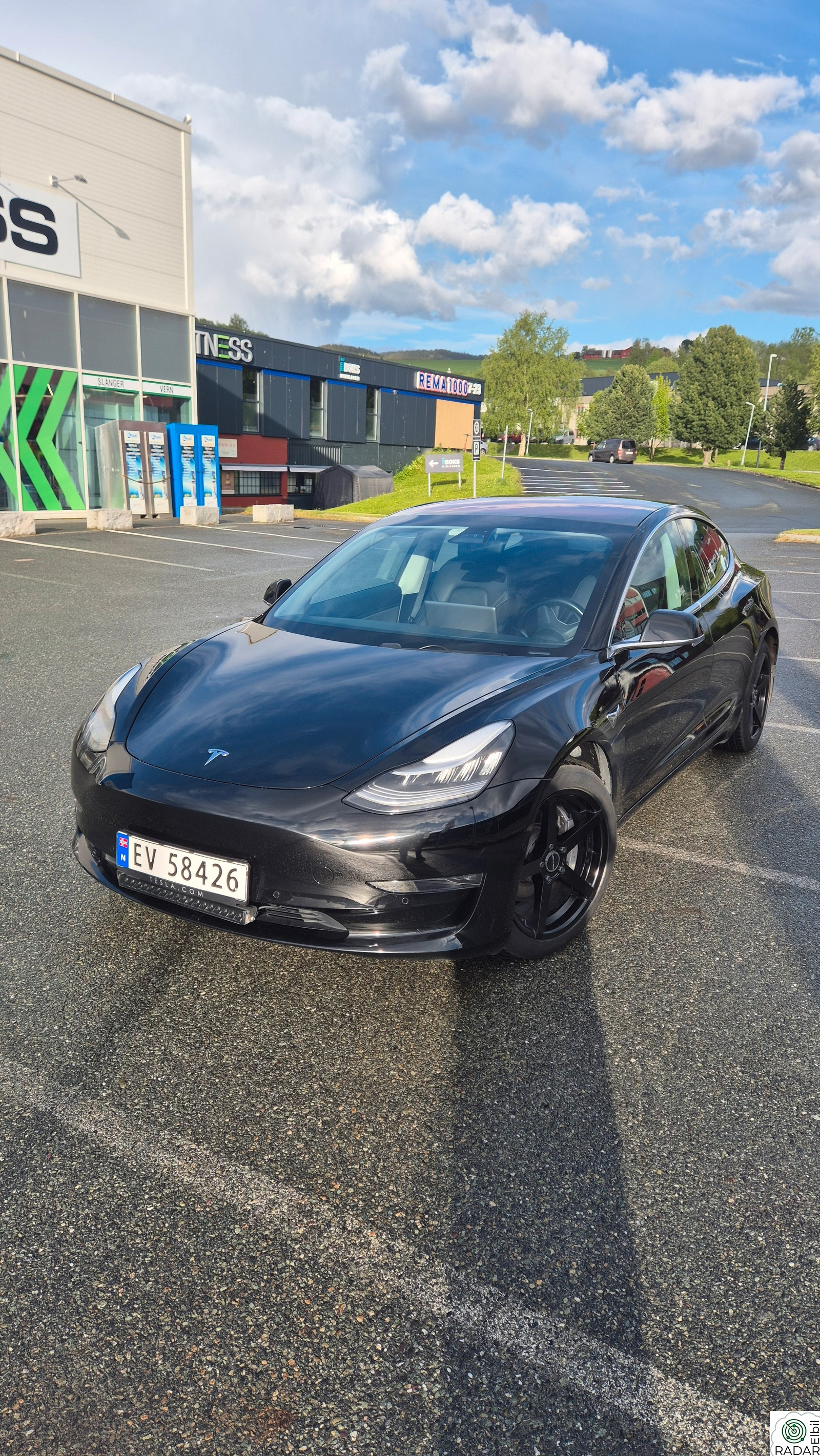 TESLA Model 3 Long Range AWD