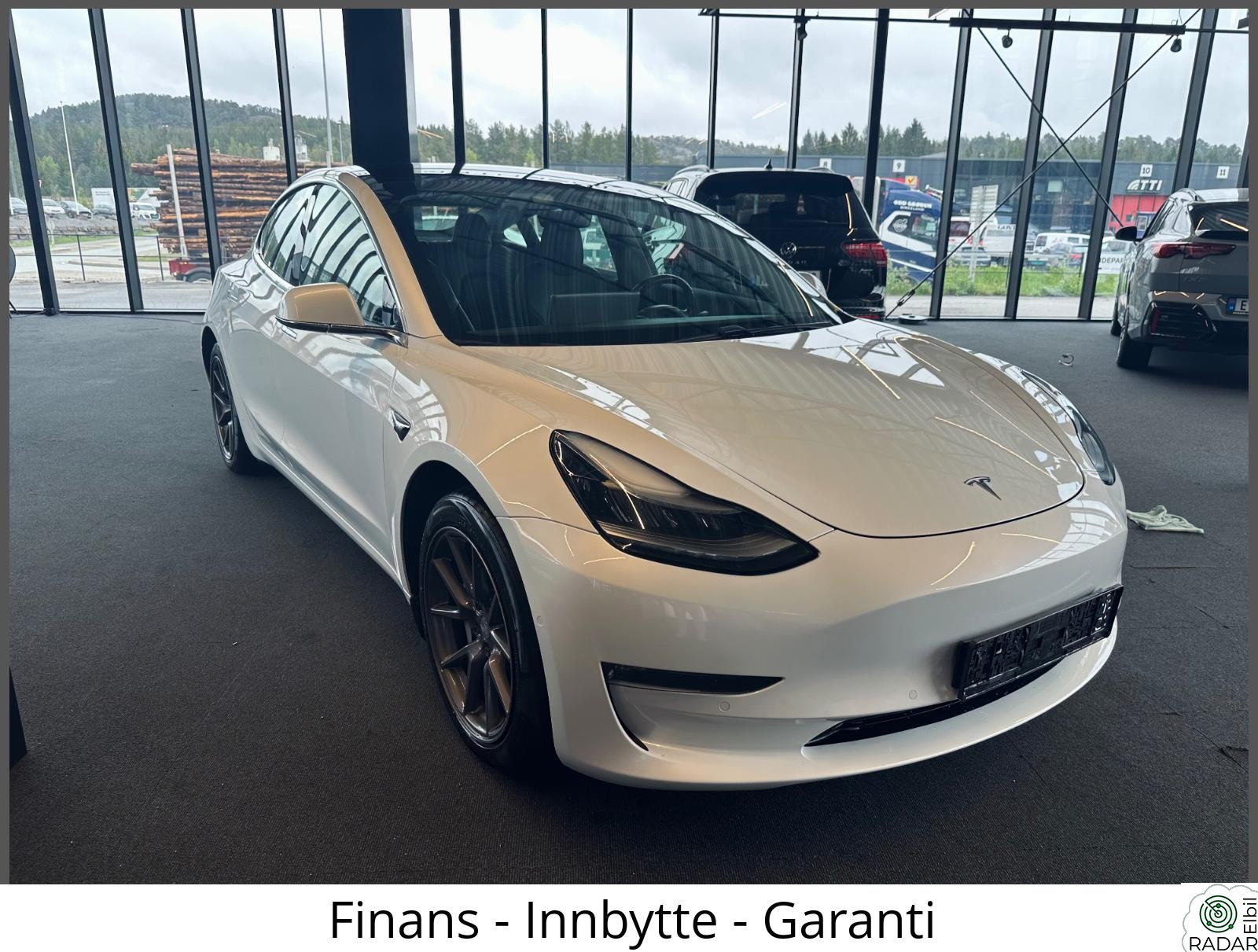 TESLA Model 3 Long Range/ AWD/ 560 WLTP/ Panorama/ Autopilot/+++