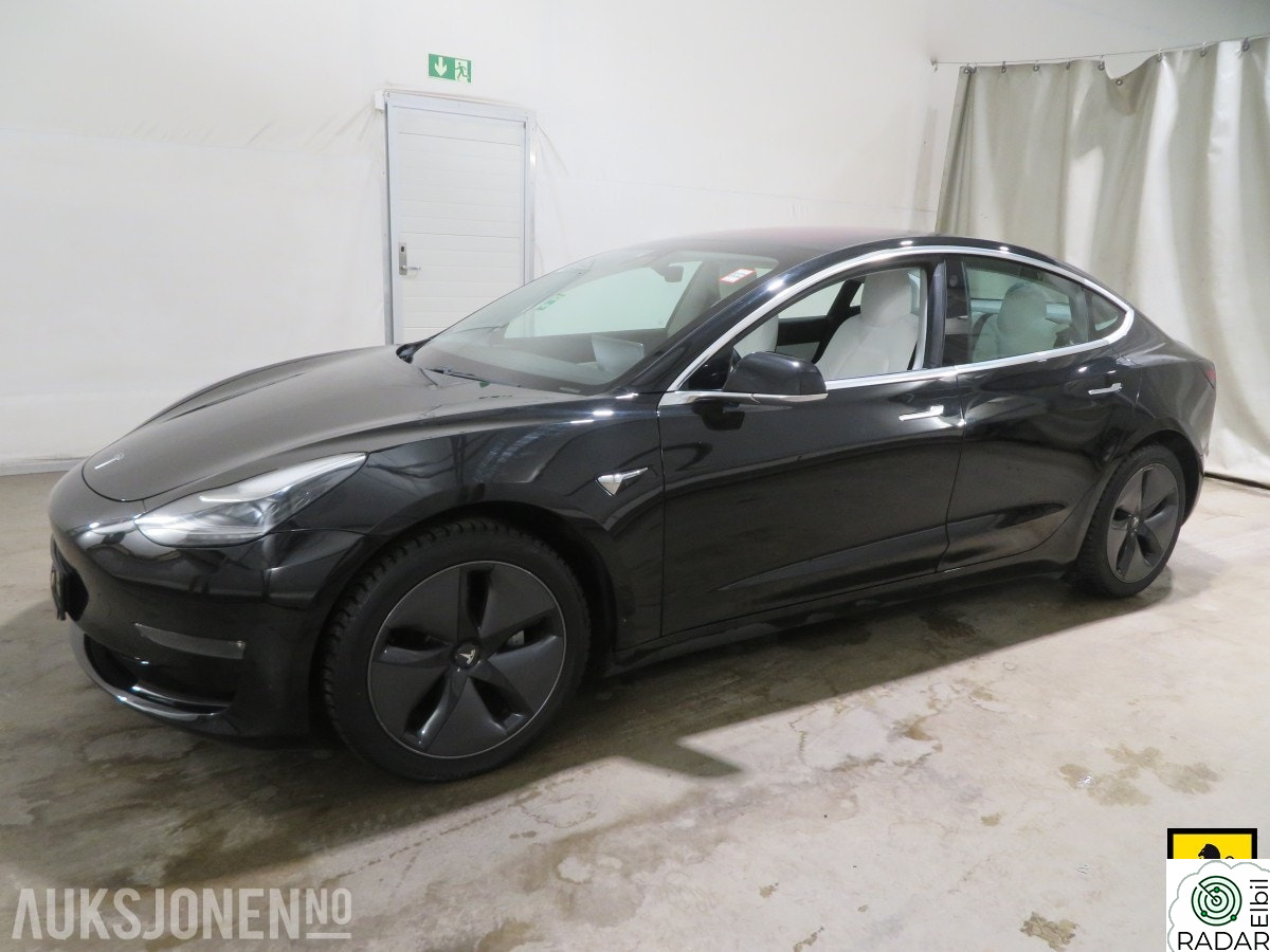 TESLA Model 3 AWD AUTOPILOT ACC SKINN KAMERA NAVI