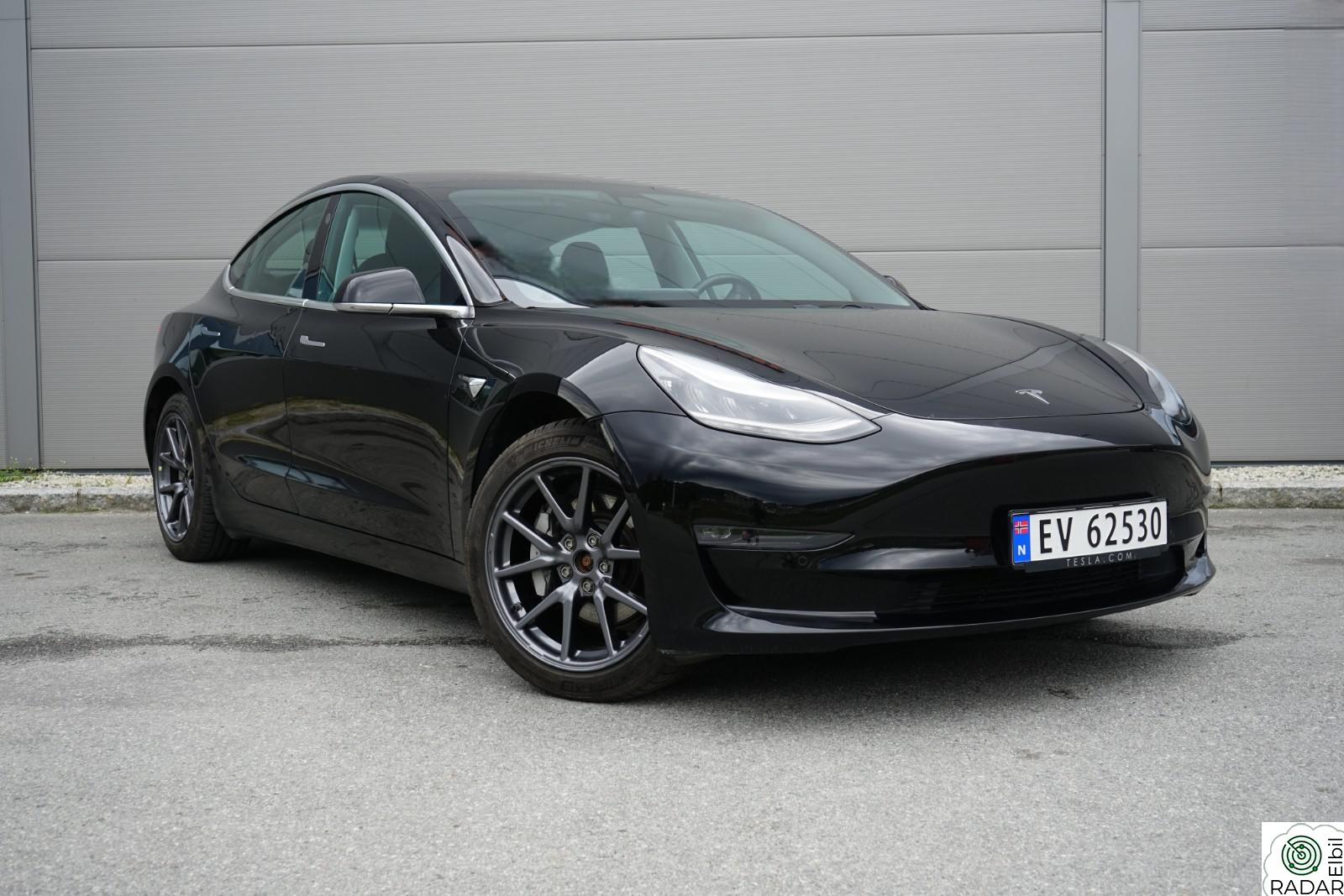 TESLA Model 3 Long Range AWD, Premium, FSD Autopilot, Skinn, Pano ++