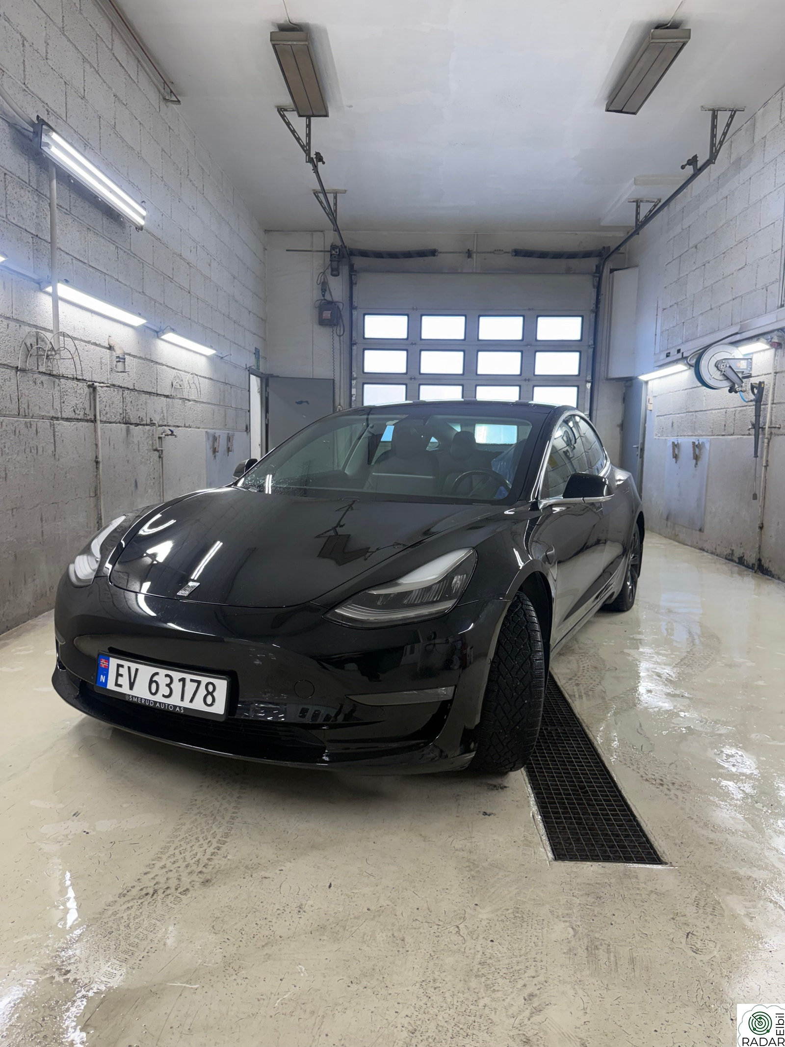 TESLA Model 3 Long Range AWD