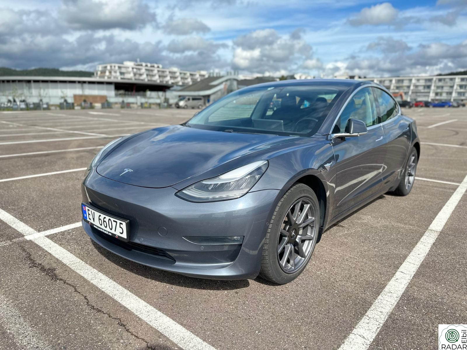 TESLA Model 3 LONG RANGE/AWD/AUTOPILOT/VINTERPAKKE/SKIN