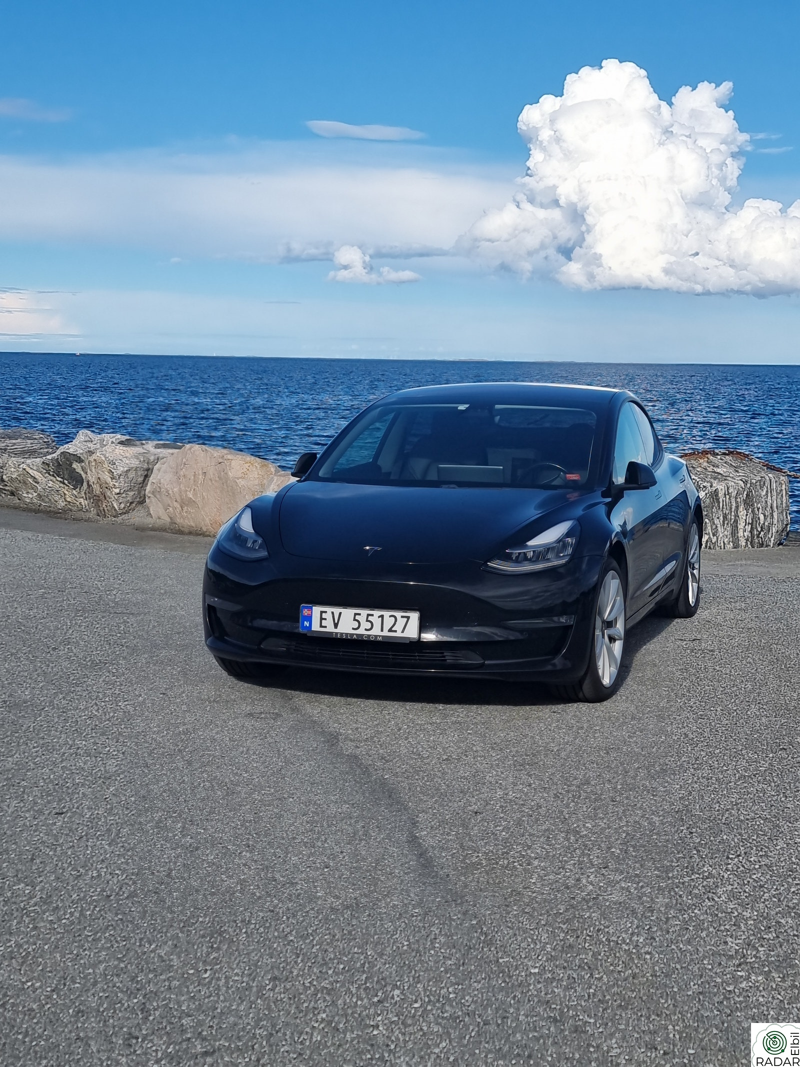 TESLA Model 3 Long Range AWD
