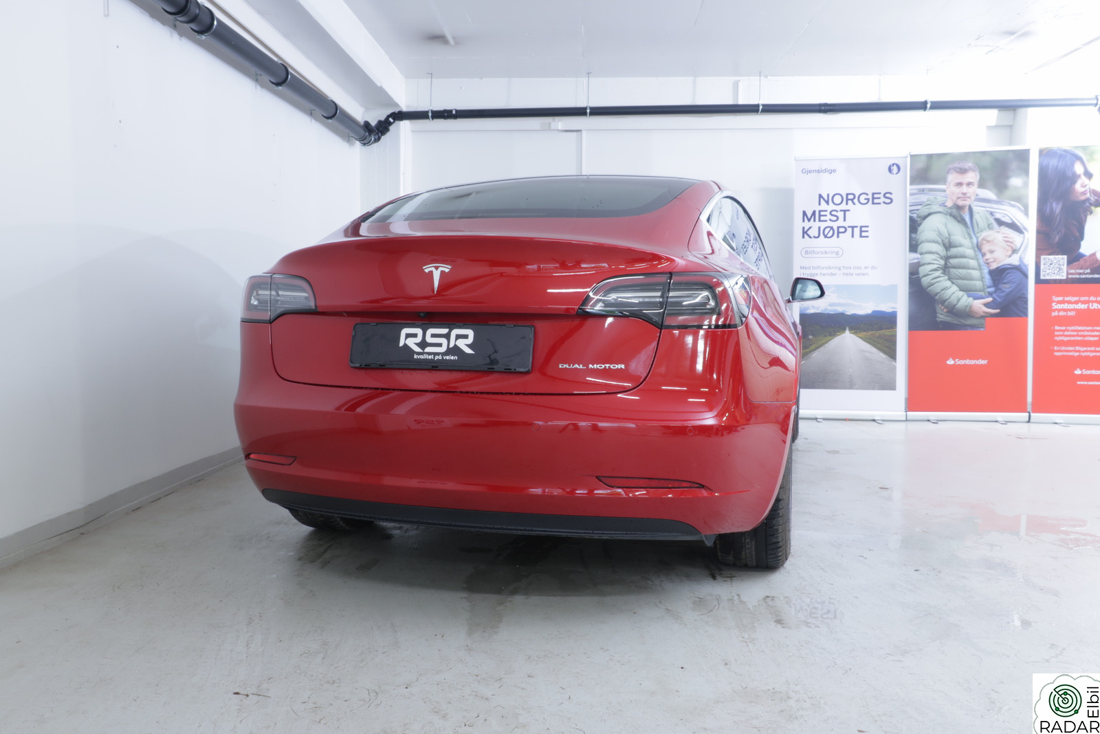 TESLA Model 3 Long Range AWD - LAV KM-STAND! - Garanti - finans