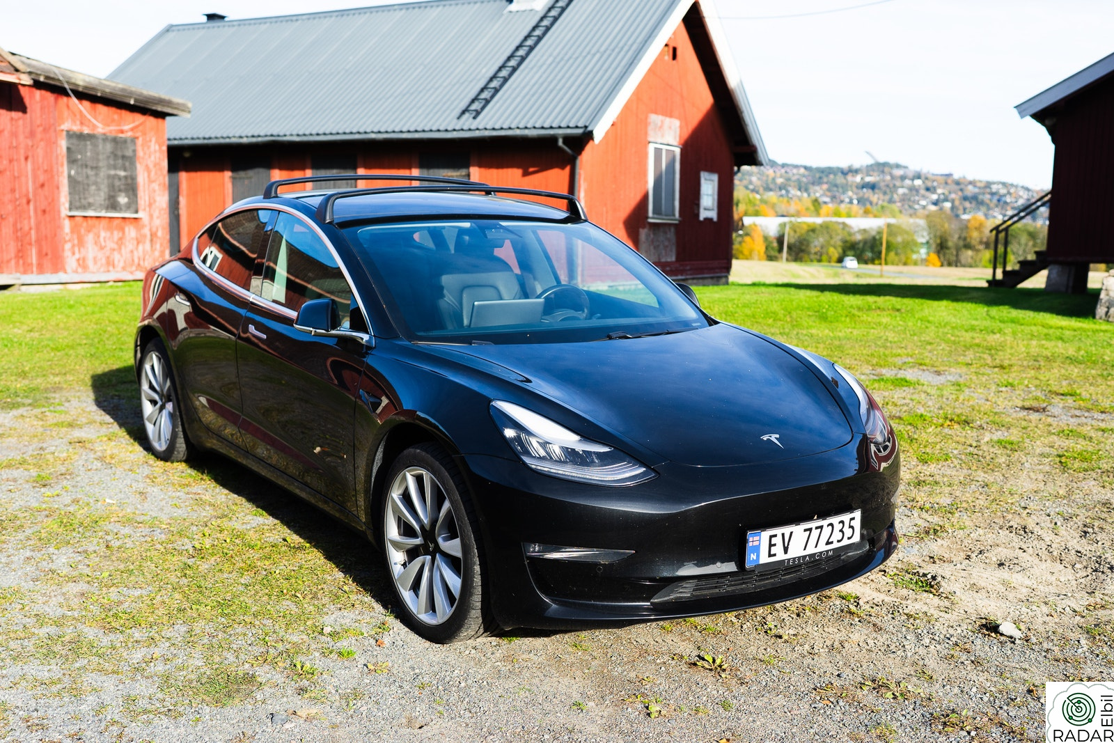 TESLA Model 3 LONG RANGE l ACC l SKINN I AP I TAKSTATIV I LAV KM