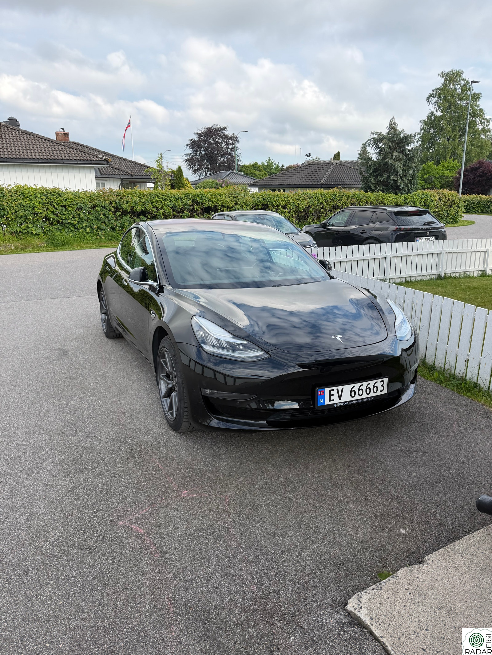 TESLA Model 3 Long Range AWD