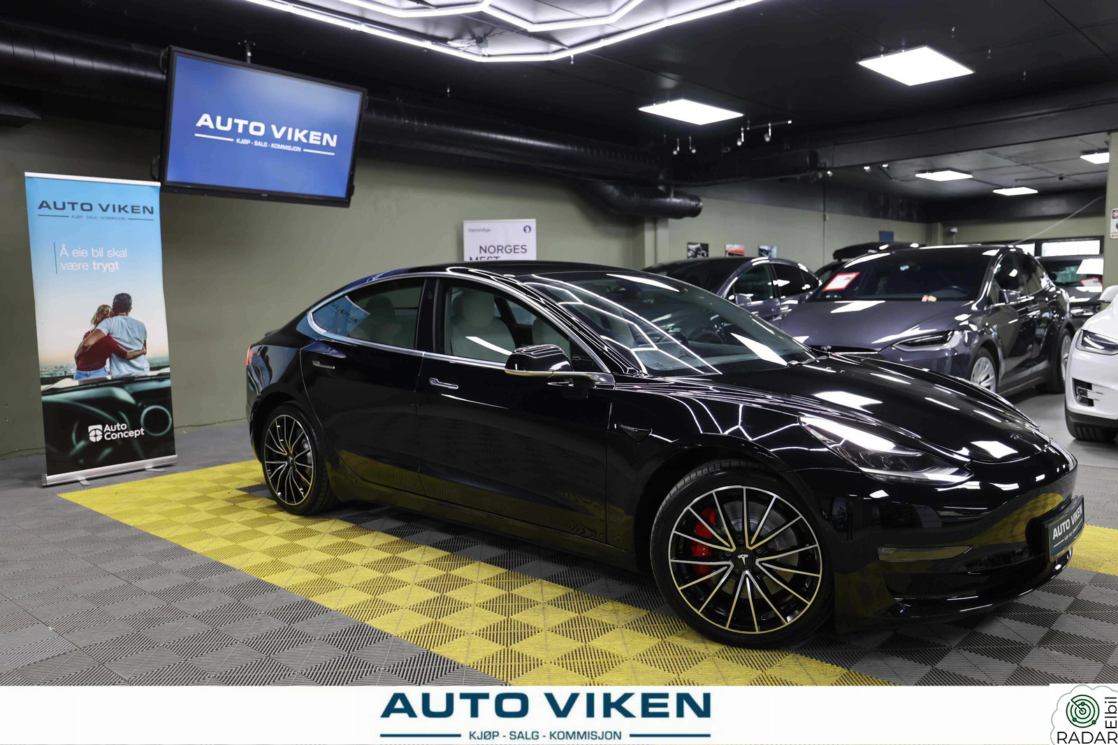 TESLA Model 3 PERFORMANCE-530R.V-510HK-4X4-AUTOPILOT-PREMIUM-PANO-R.K