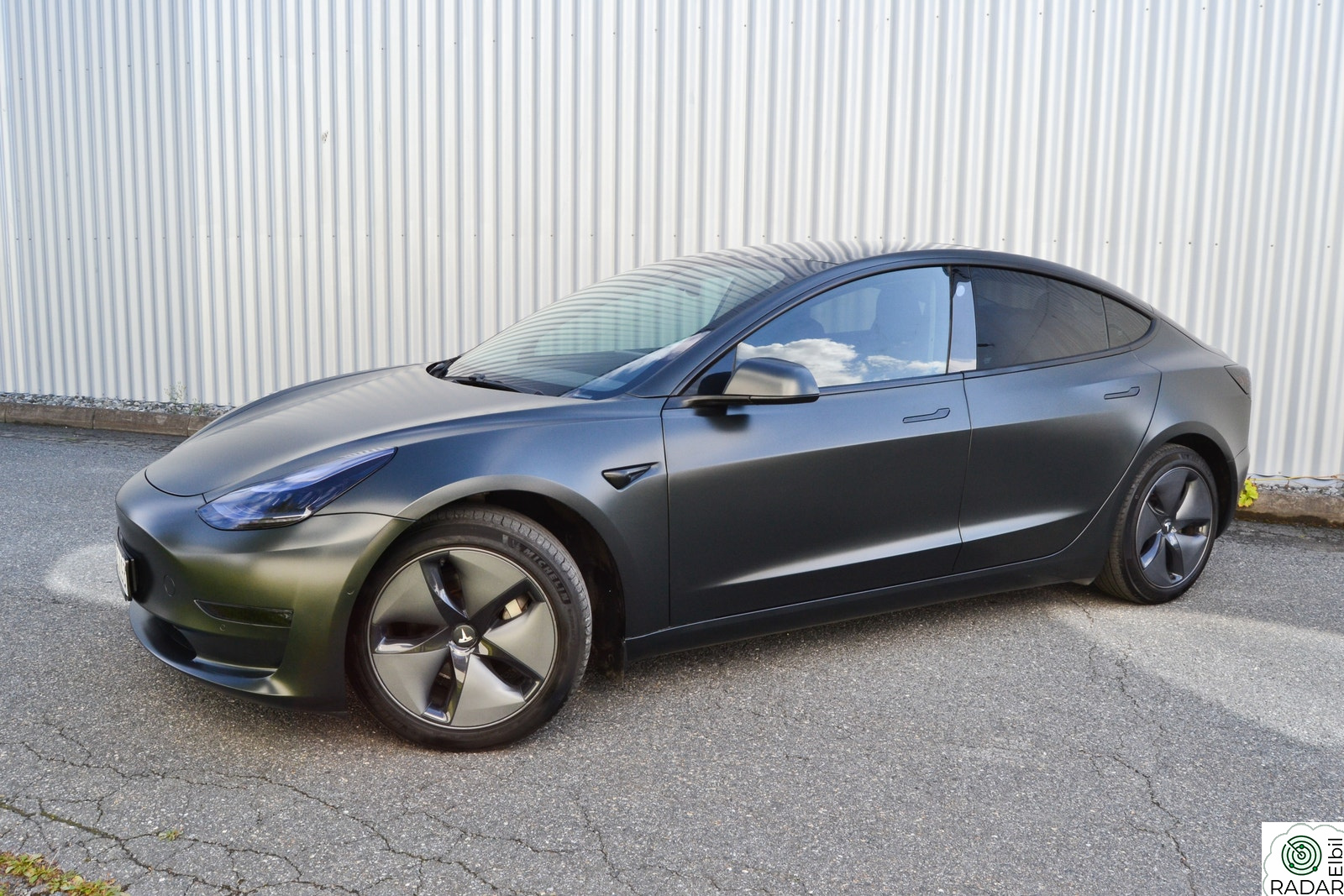 TESLA Model 3 Long Range AWD//476HK//Foliert//Pen bil//Eu-ok++