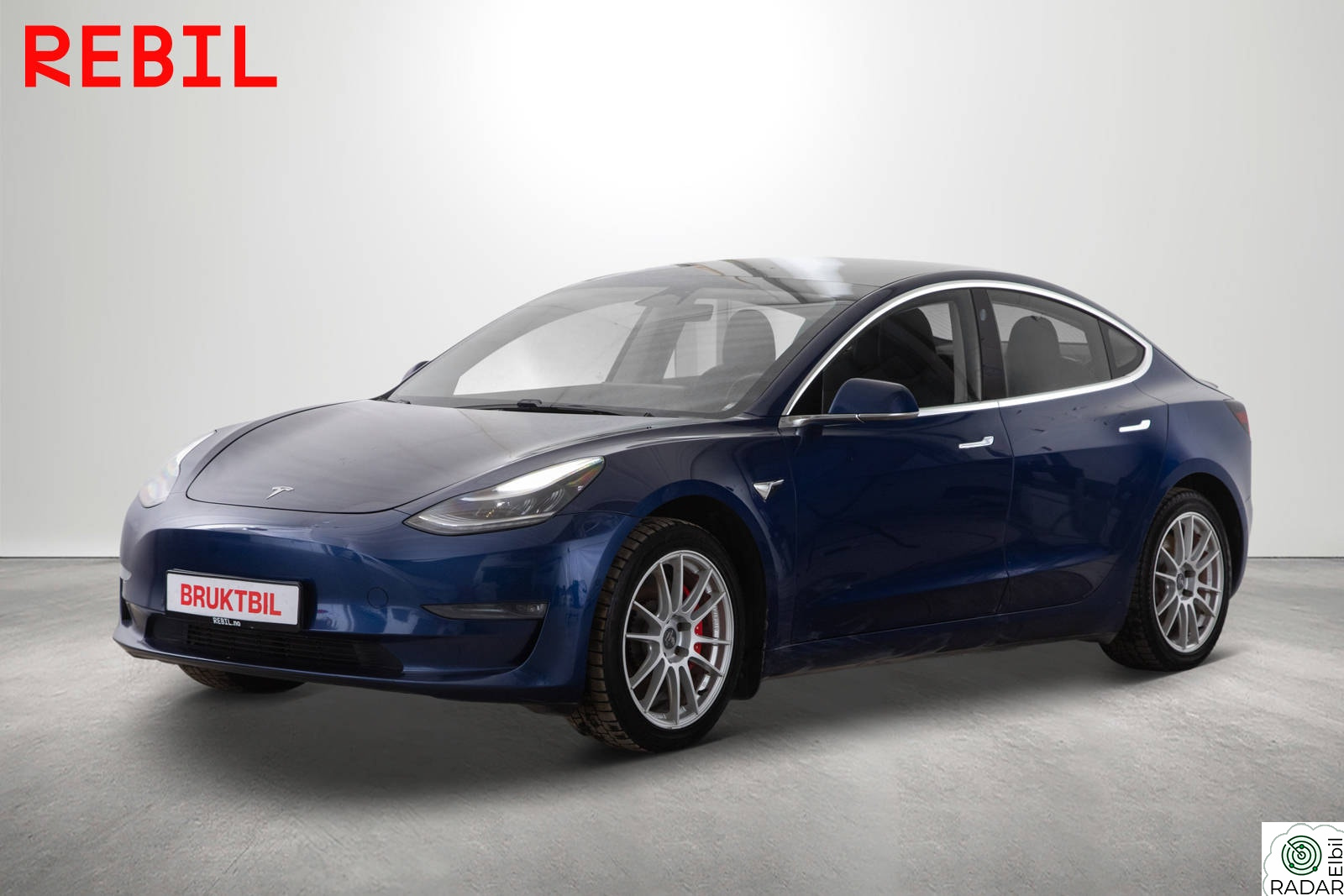 TESLA Model 3 Performance (530km) Skinn/Pano/MCU2/AP/Navi/R.Kam/AWD