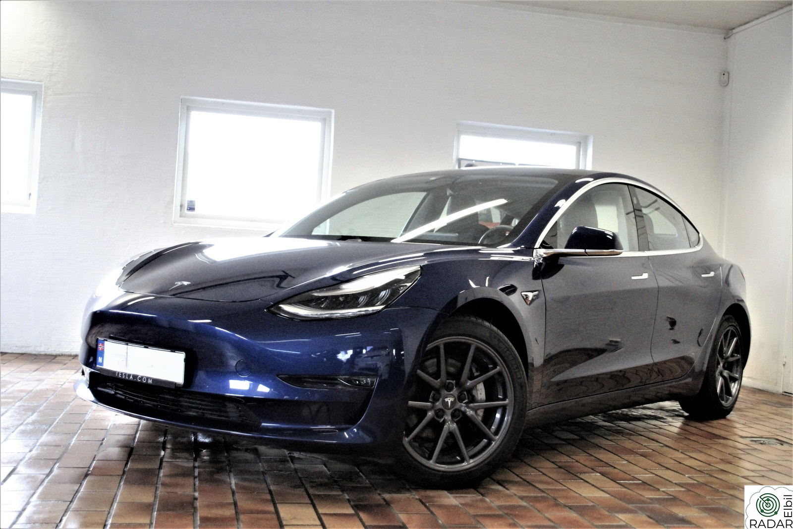 TESLA Model 3 LONG RANGE AWD 476HK AUTOPILOT PREMIUM SKINN++