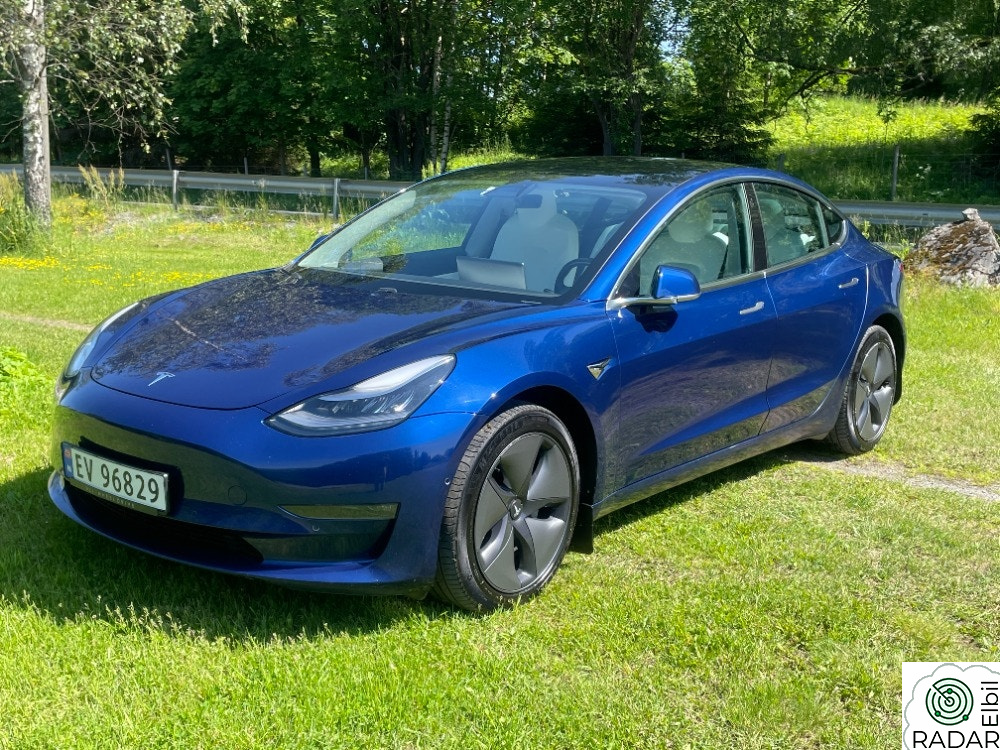 TESLA Model 3 DUAL MOTOR AWD LONG RANGE PREMIUM NAVI KROK PANO