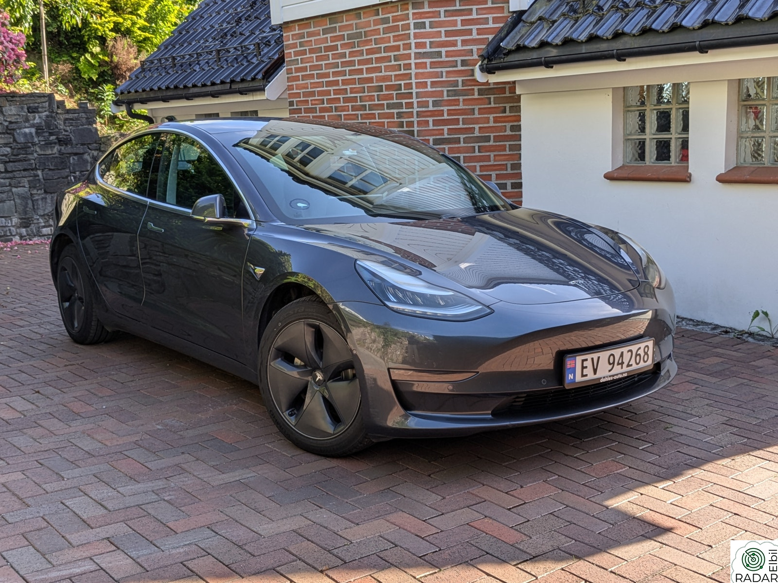 TESLA Model 3 Long Range AWD / NY EU - 07.2028 / Premium interiør