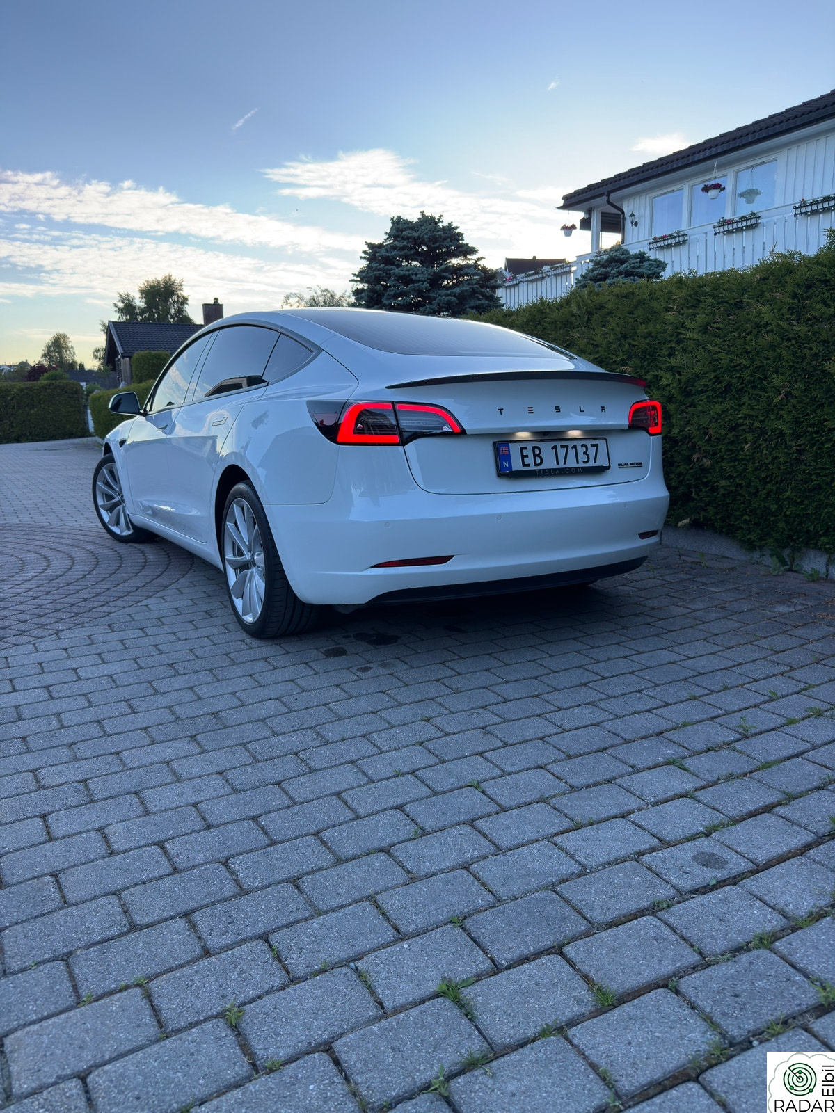 TESLA Model 3 Long Range AWD, STRØKEN