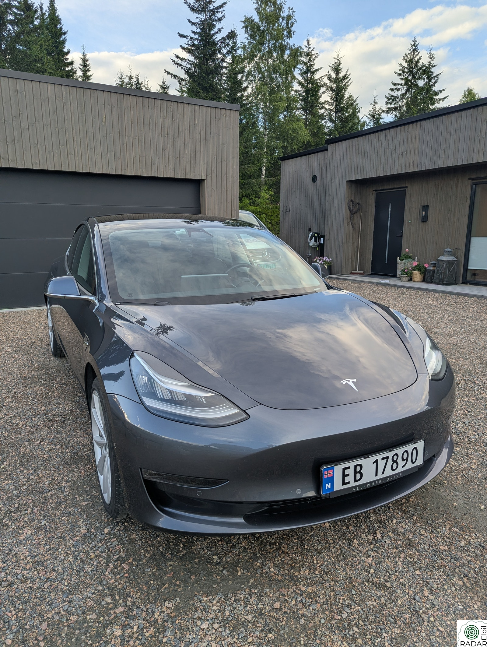 TESLA Model 3 Long Range AWD