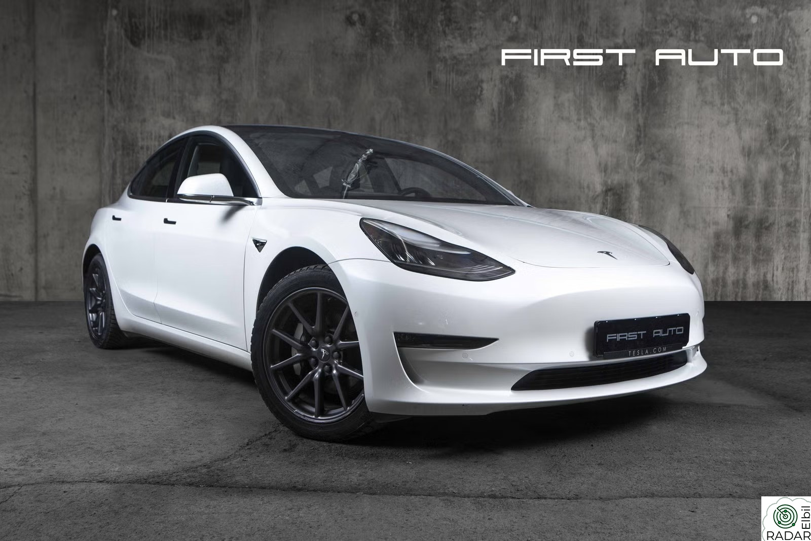 TESLA Model 3 LR AWD Krok Autopilot KR 2.500,-/MND