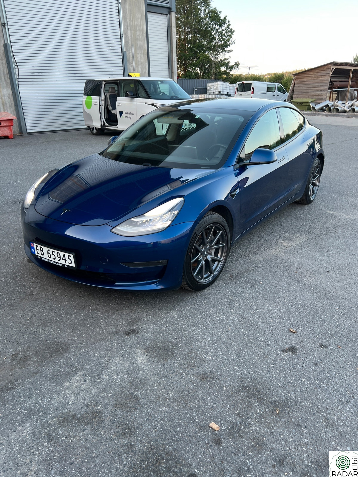 TESLA Model 3 Long Range AWD Fabrikkgaranti hengerfeste