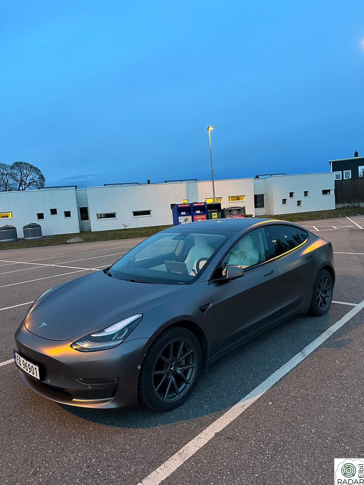 TESLA Model 3 Long Range AWD / helfoliert / fulgt serviceintervall