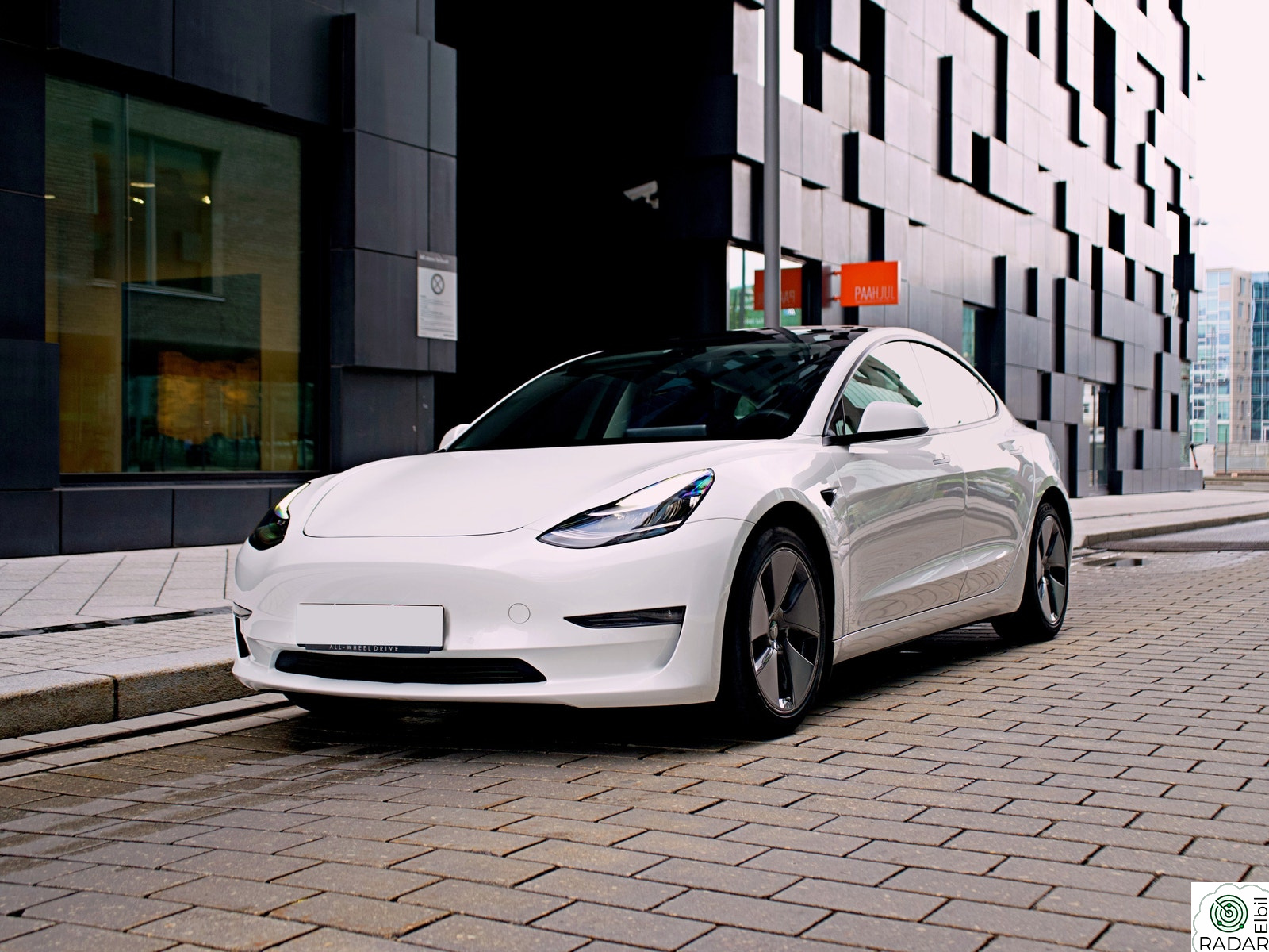 TESLA Model 3 Long Range AWD / Hengerfeste / FSD / 1 eier / Strøken!