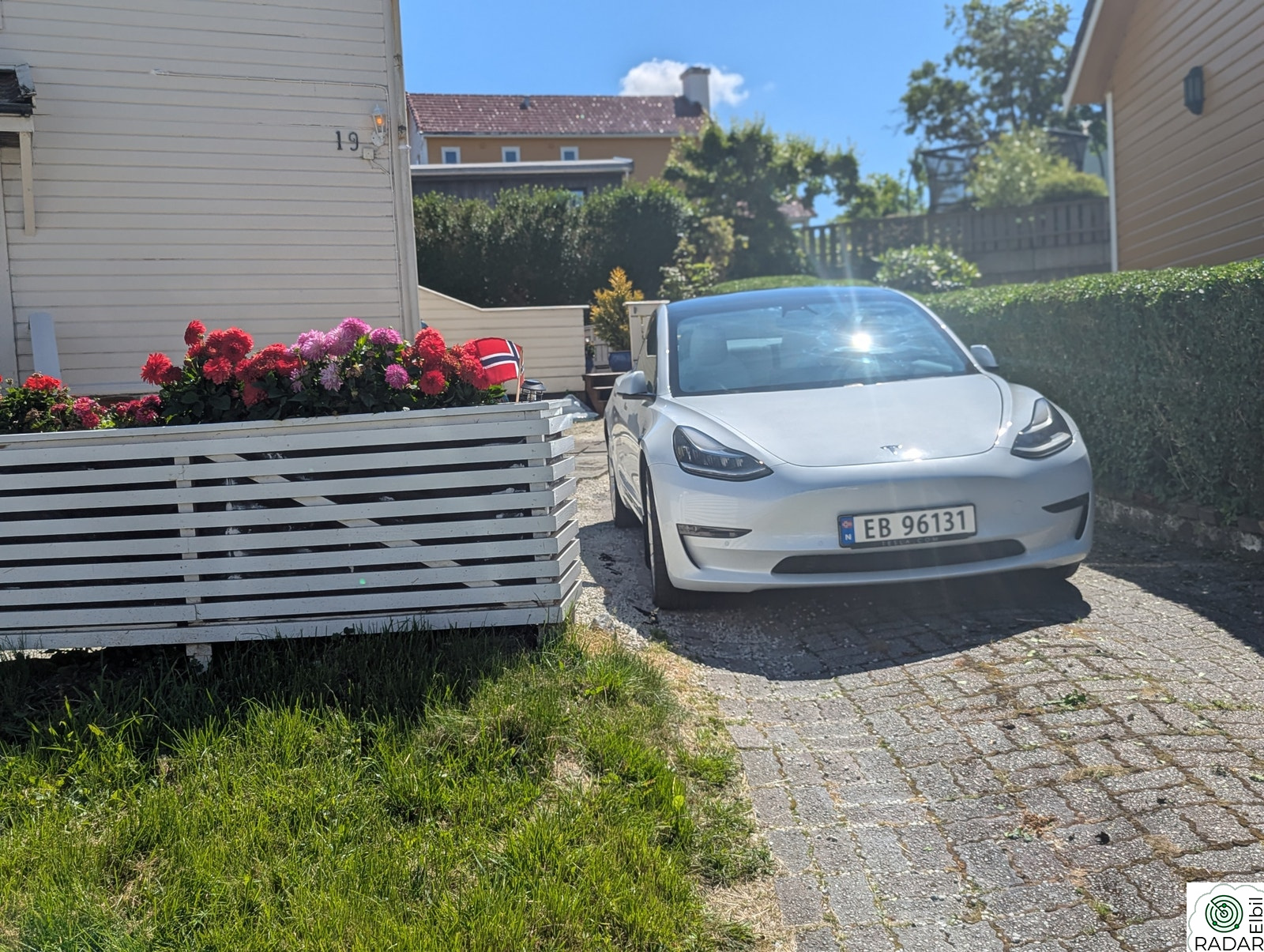 TESLA Model 3 Long Range AWD,varmepumpe,lav km,hvitt premium interiør