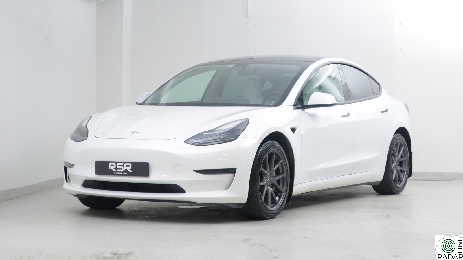 TESLA Model 3 Long Range AWD - Hengerfeste  - innbytte - finans