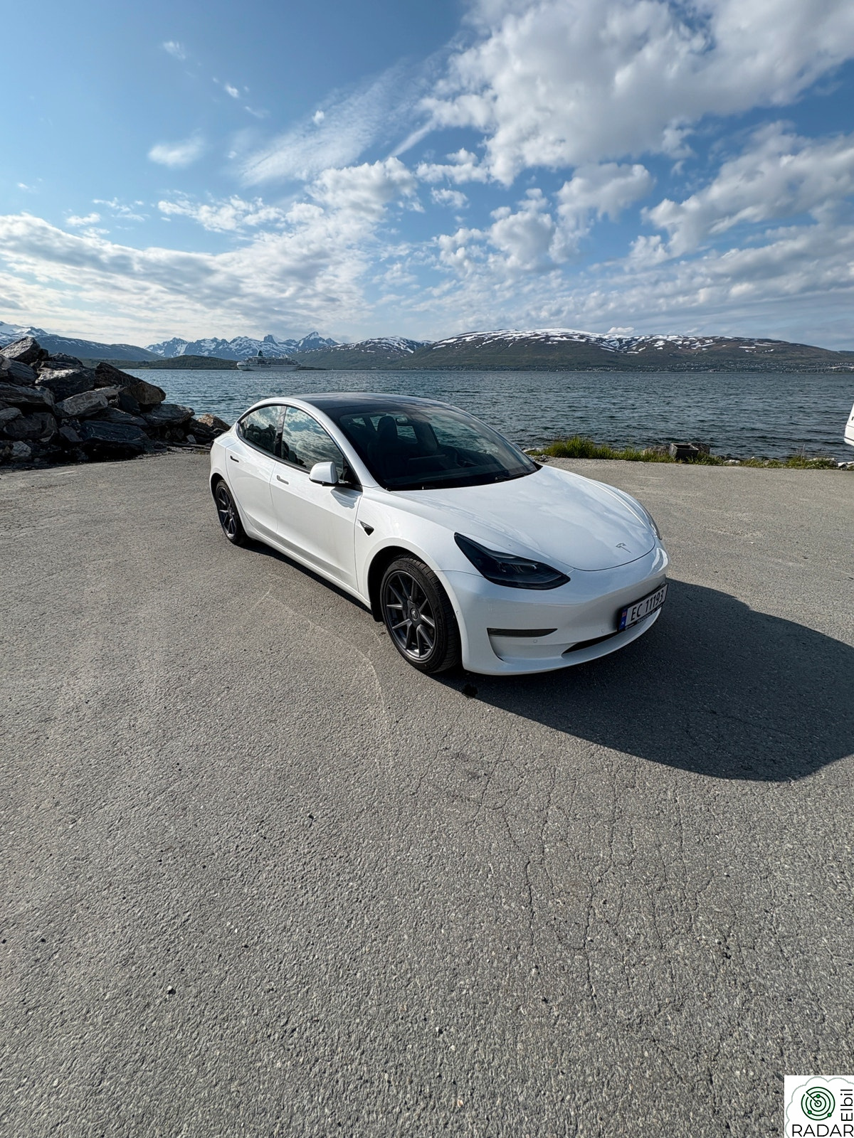 TESLA Model 3 Long Range AWD