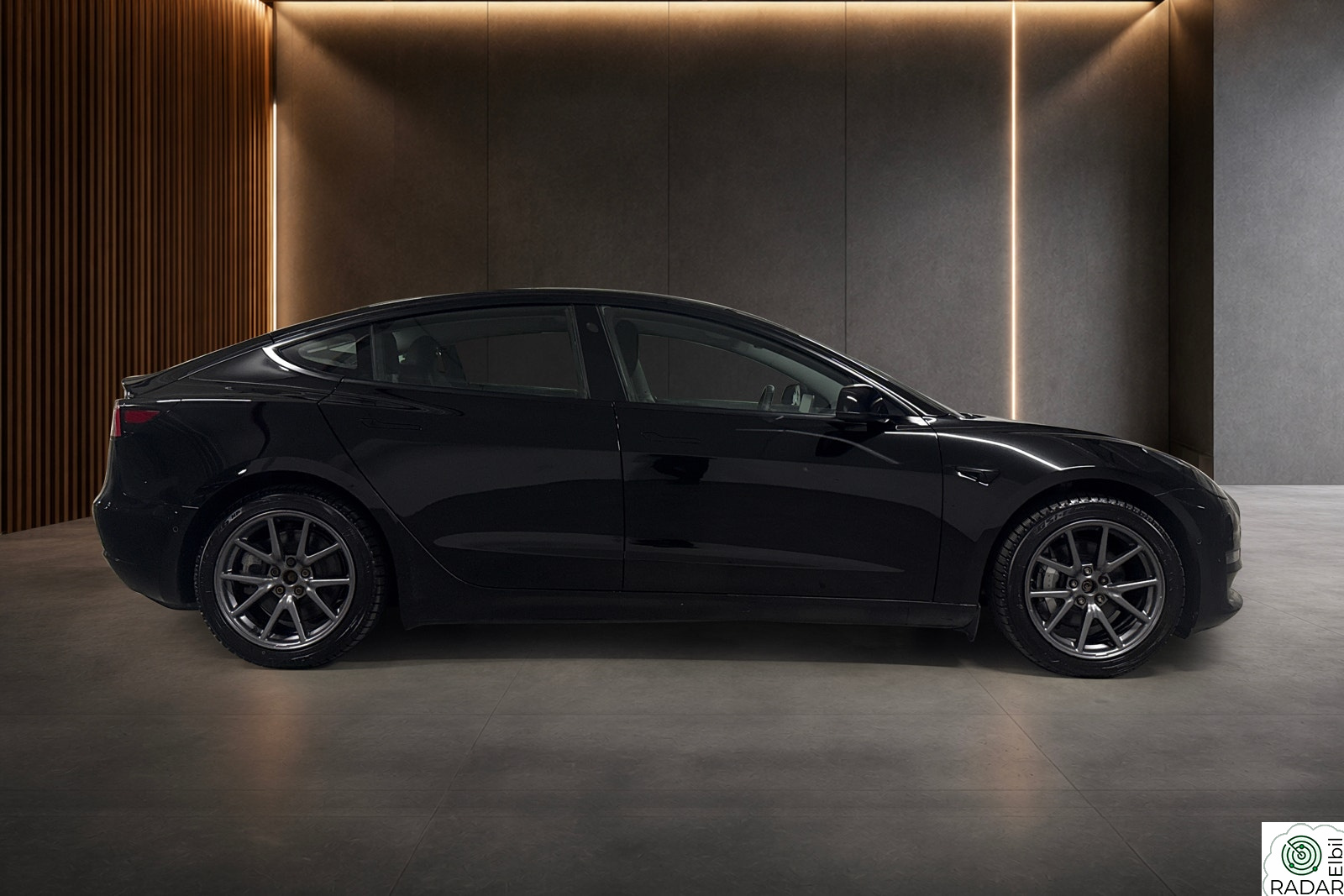 TESLA Model 3 AWD-LONG RANGE-614WLTP-PANORAMA-SE KM-PREMIUM-V PUMPE