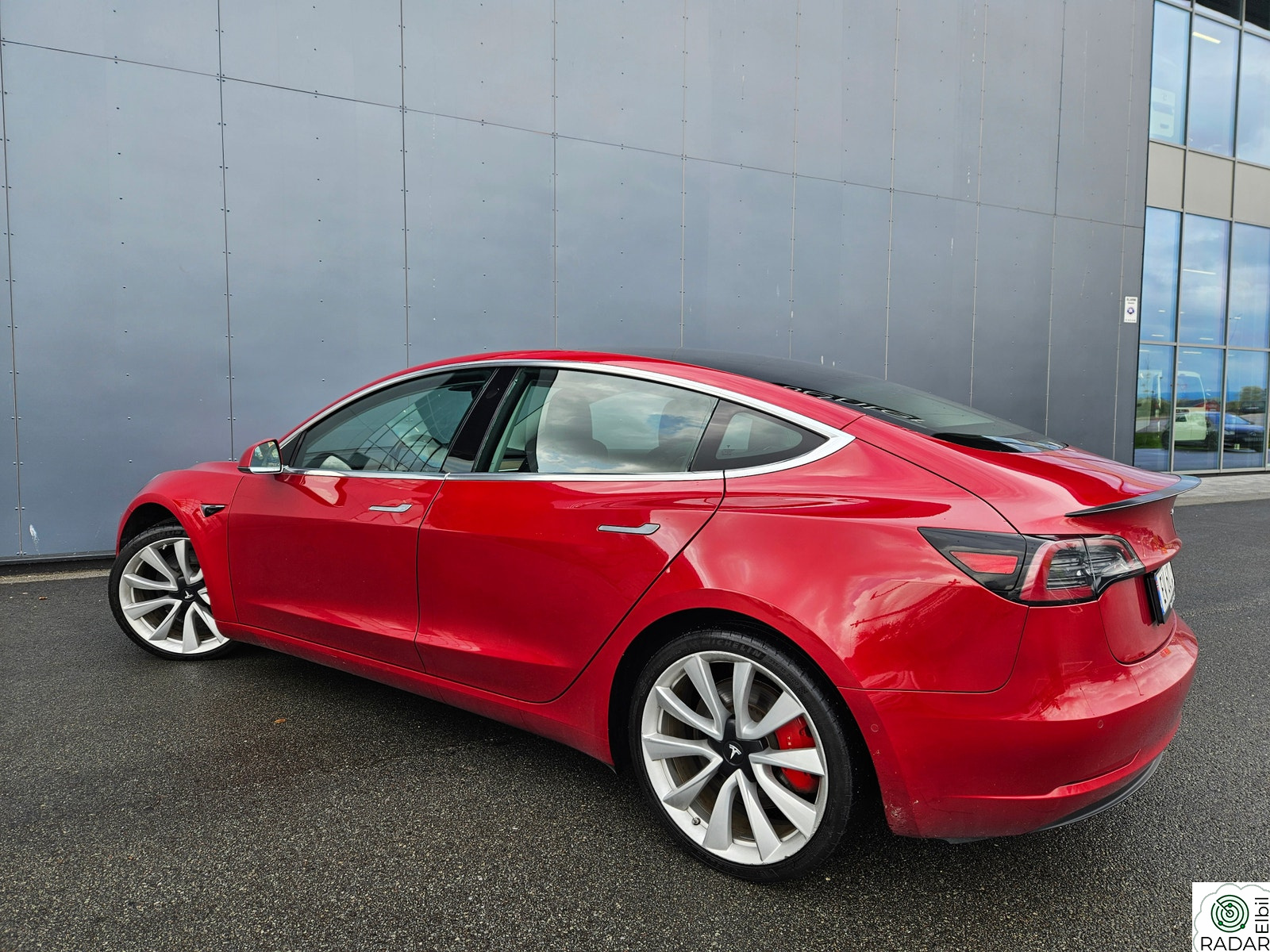 TESLA Model 3 Performance AWD Strøken