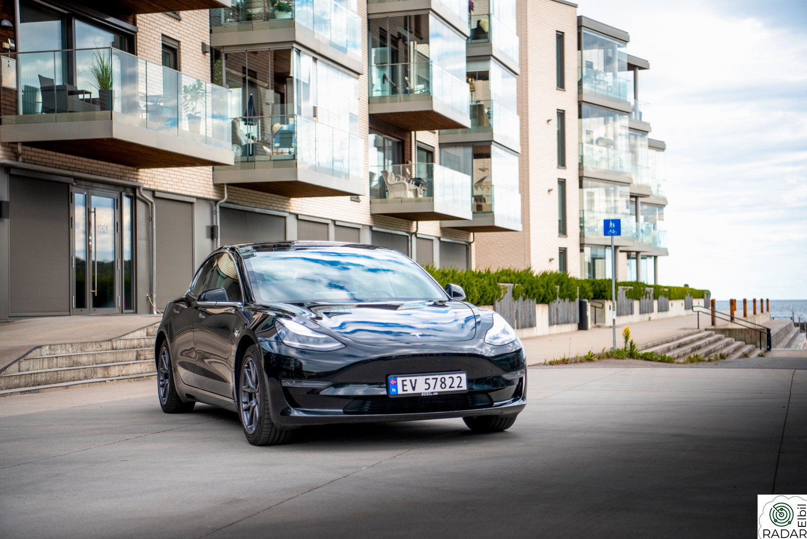 TESLA Model 3 Long Range AWD