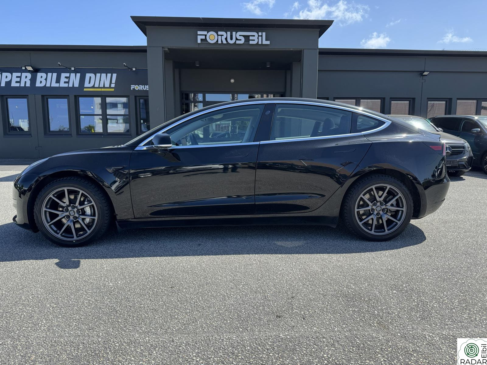 TESLA Model 3 Longe Range/AWD/Panorama/AP/580 km WLTP/LAV KM!!