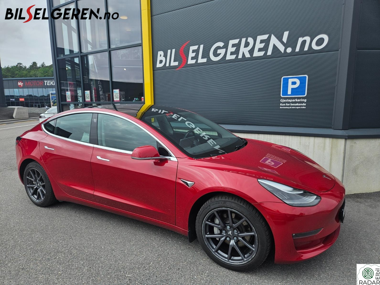 TESLA Model 3 Long Range | AWD | Premium LYD | Autopilot | LAV KM!
